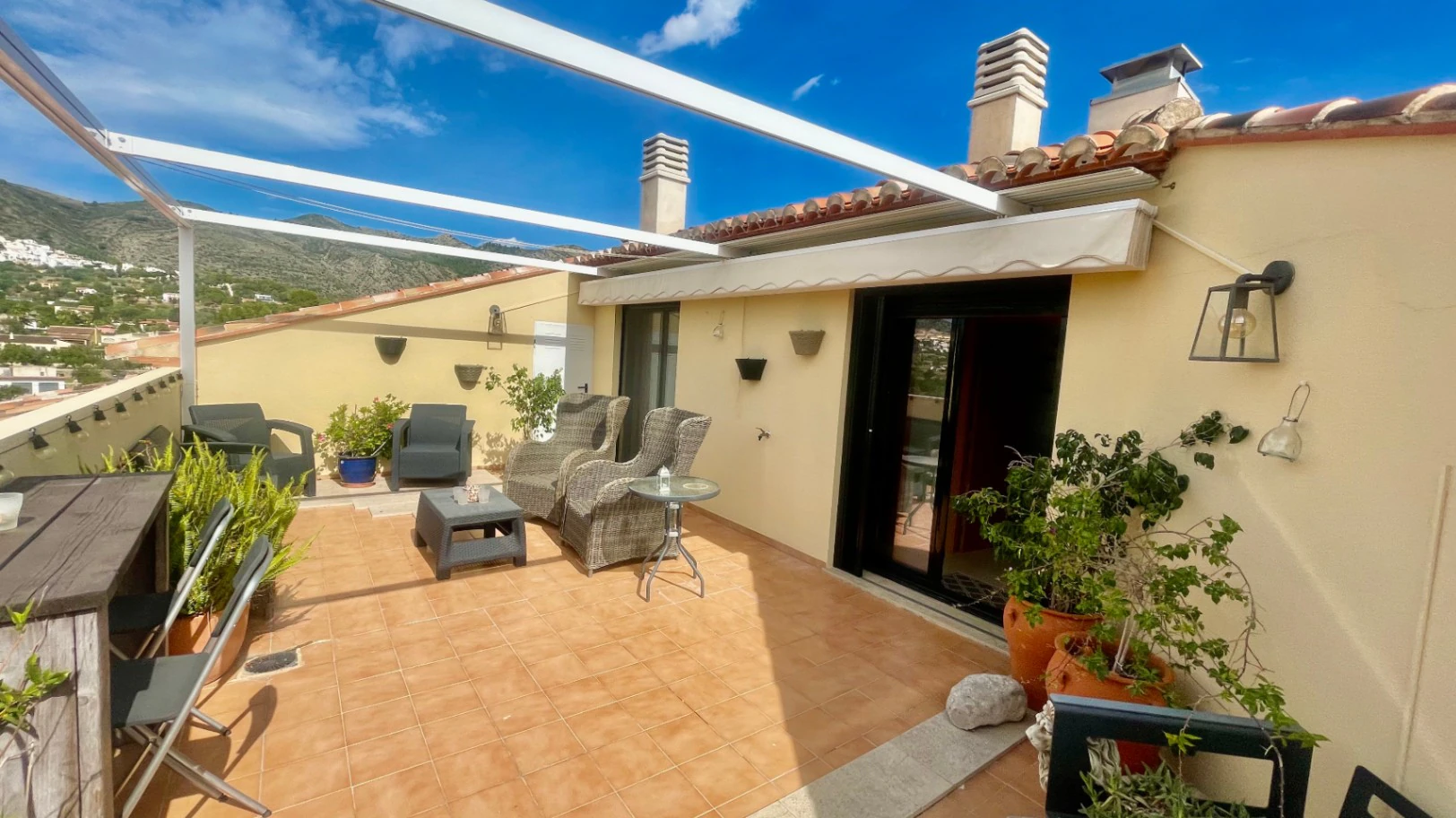 Penthouse for sale in Jalon: Two large terraces