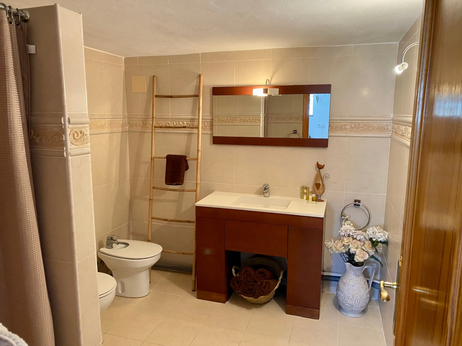 Alcalali: Fabulous multi-generational accommodation
