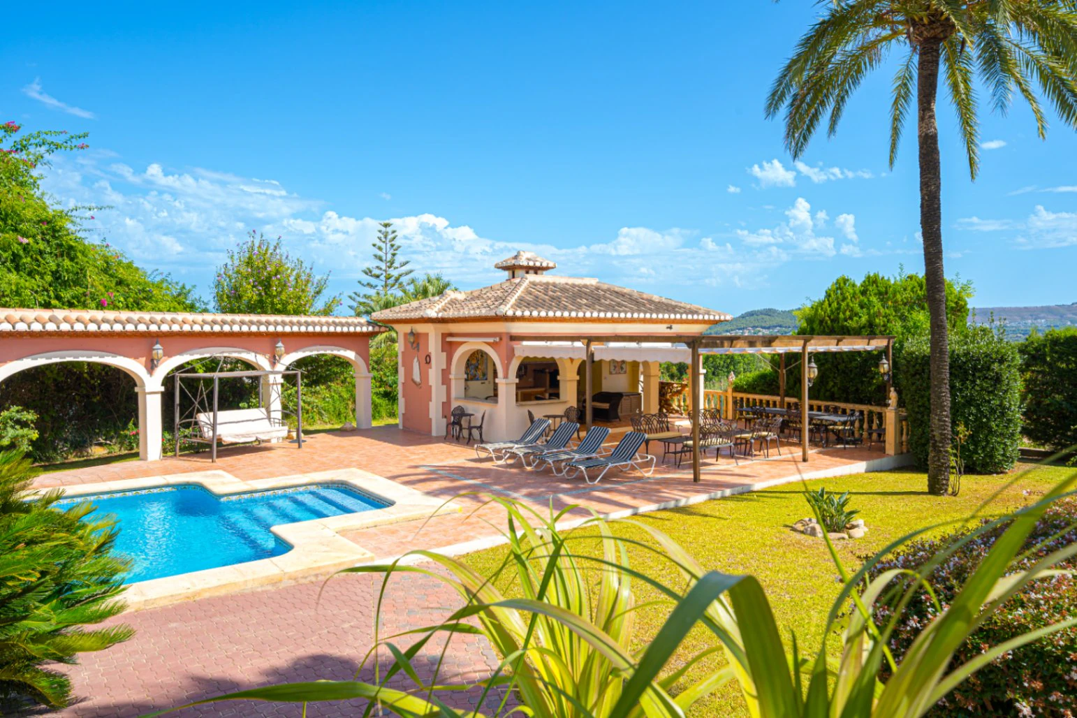 Villa te koop in Javea: Herenhuis op het zuiden