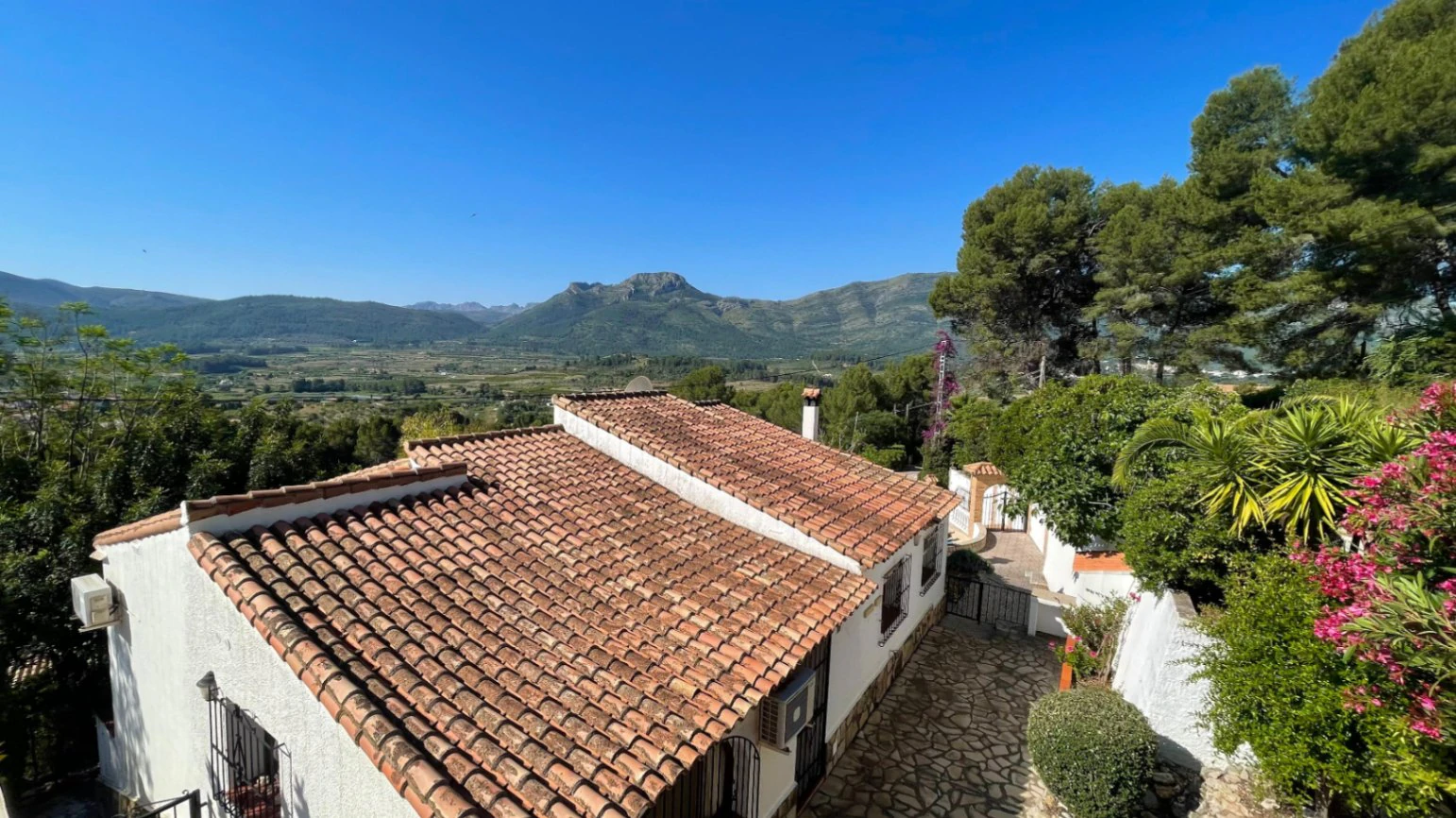 Villa te koop in Alcalali: Prachtig uitzicht op het zuiden