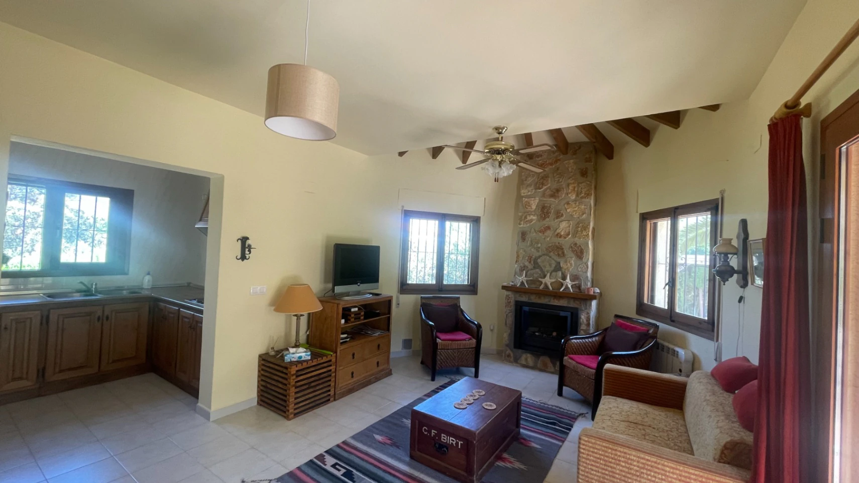 For sale in Parcent: Villa on a flat plot of 1346m2