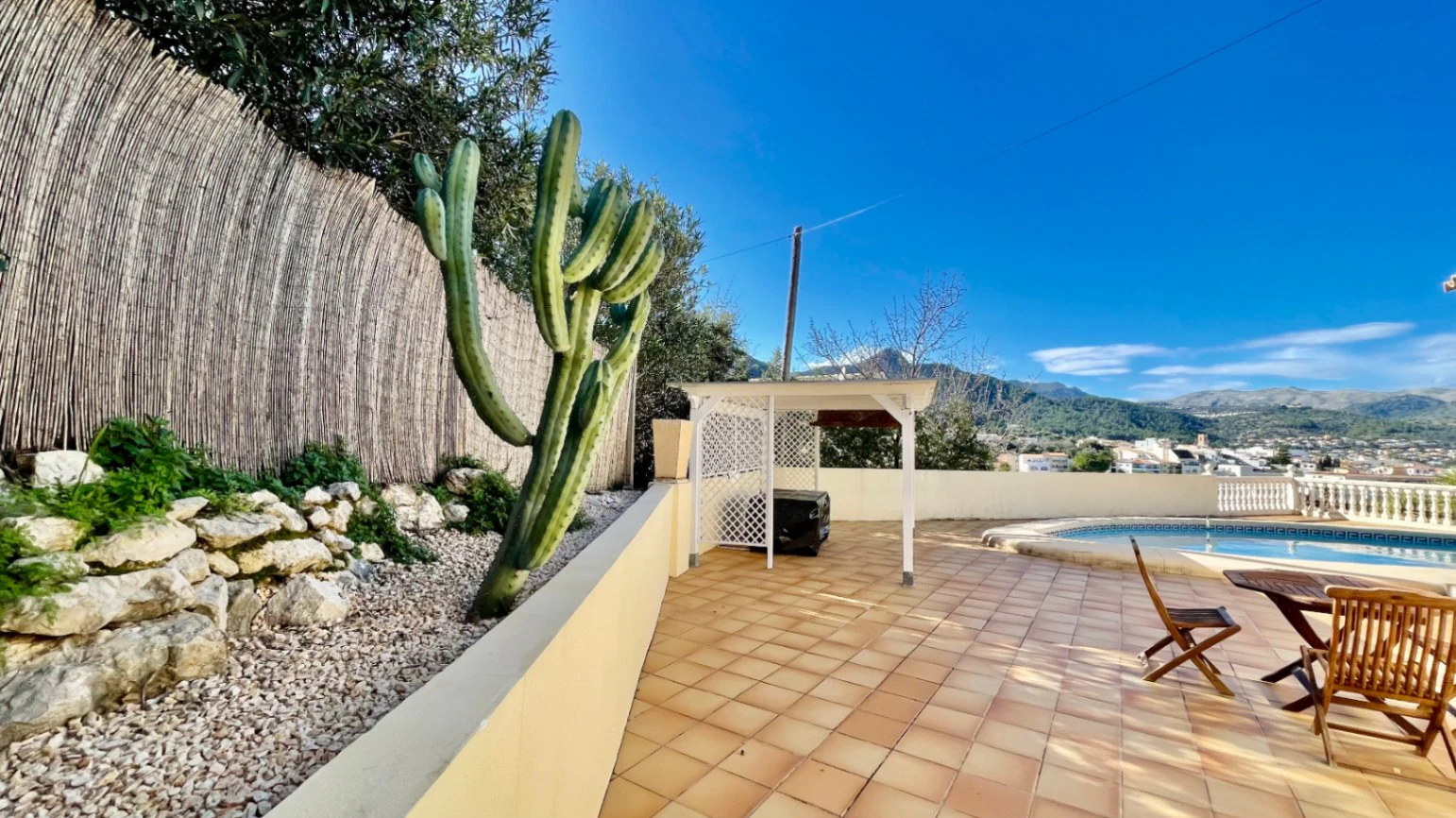 Villa for sale in Orba: Luxury & elegant