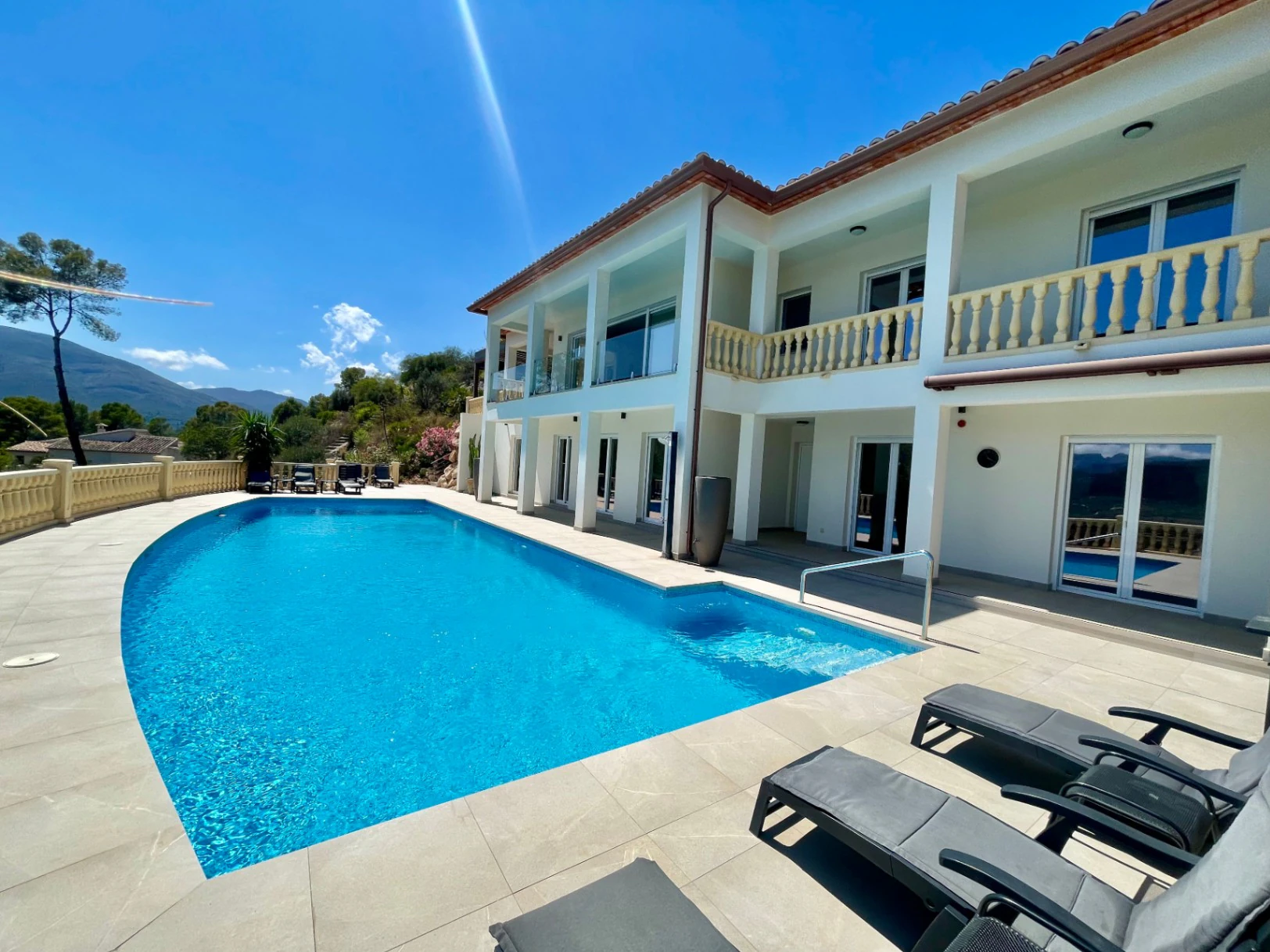 For sale in Alcalali: Modern and elegant
