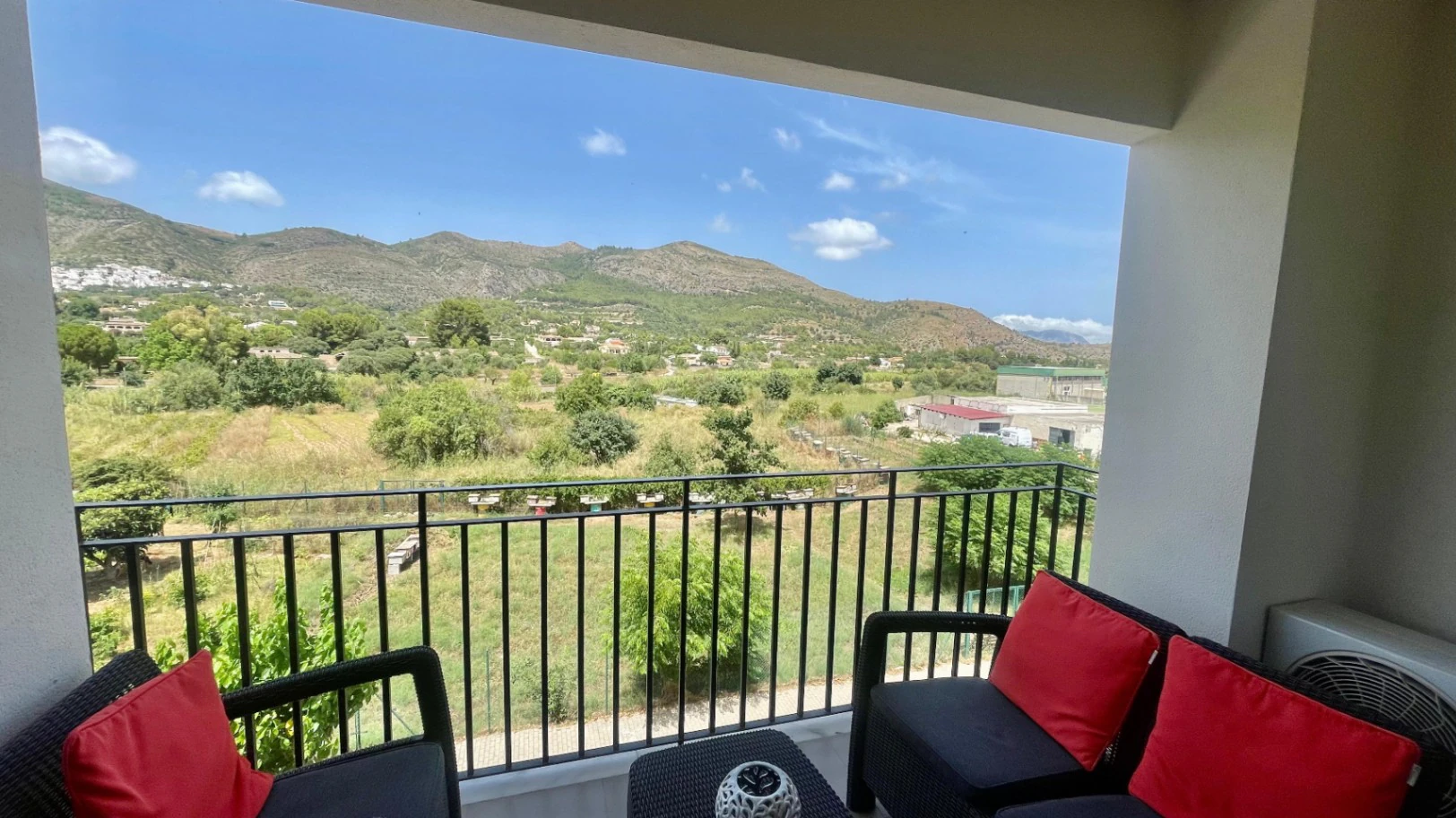Penthouse apartment for sale in Jalon: Modern, luxurious