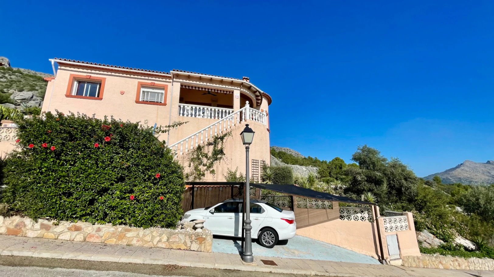 Villa for sale in Tormos: South-facing, panoramic views