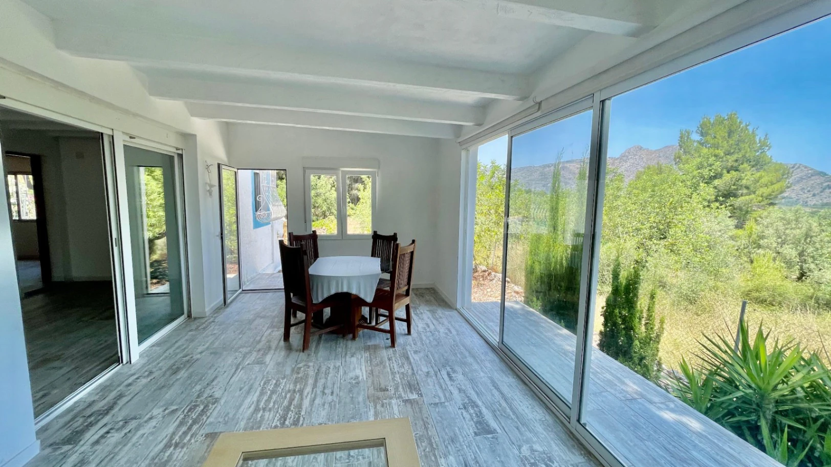 Country house for sale in Parcent: large plot, tranquil escape