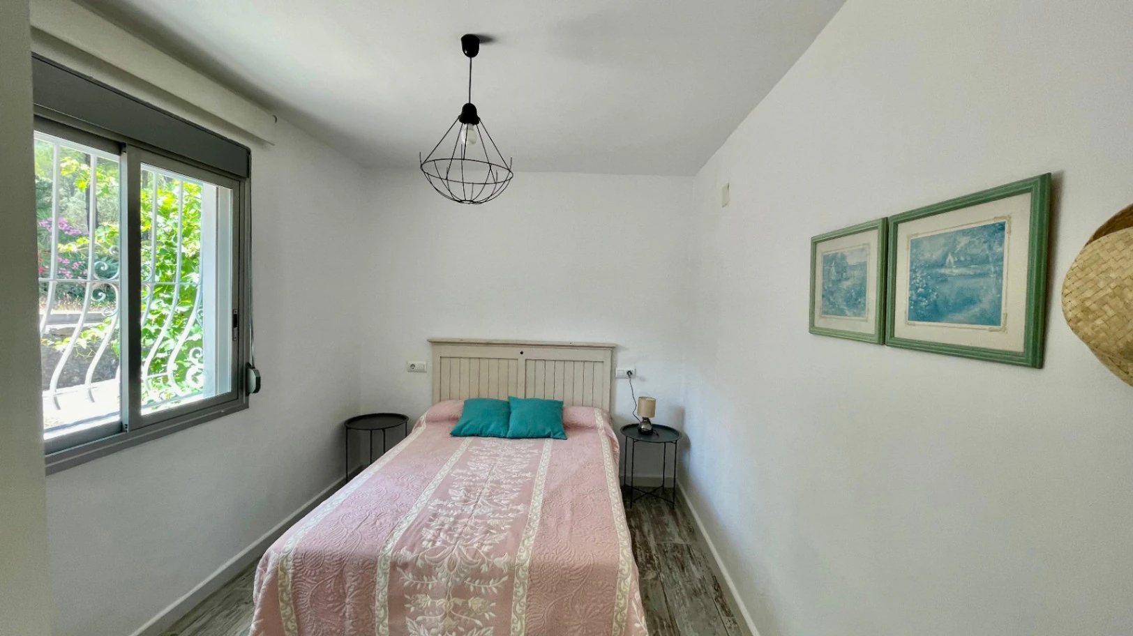 Country house for sale in Parcent: large plot, tranquil escape