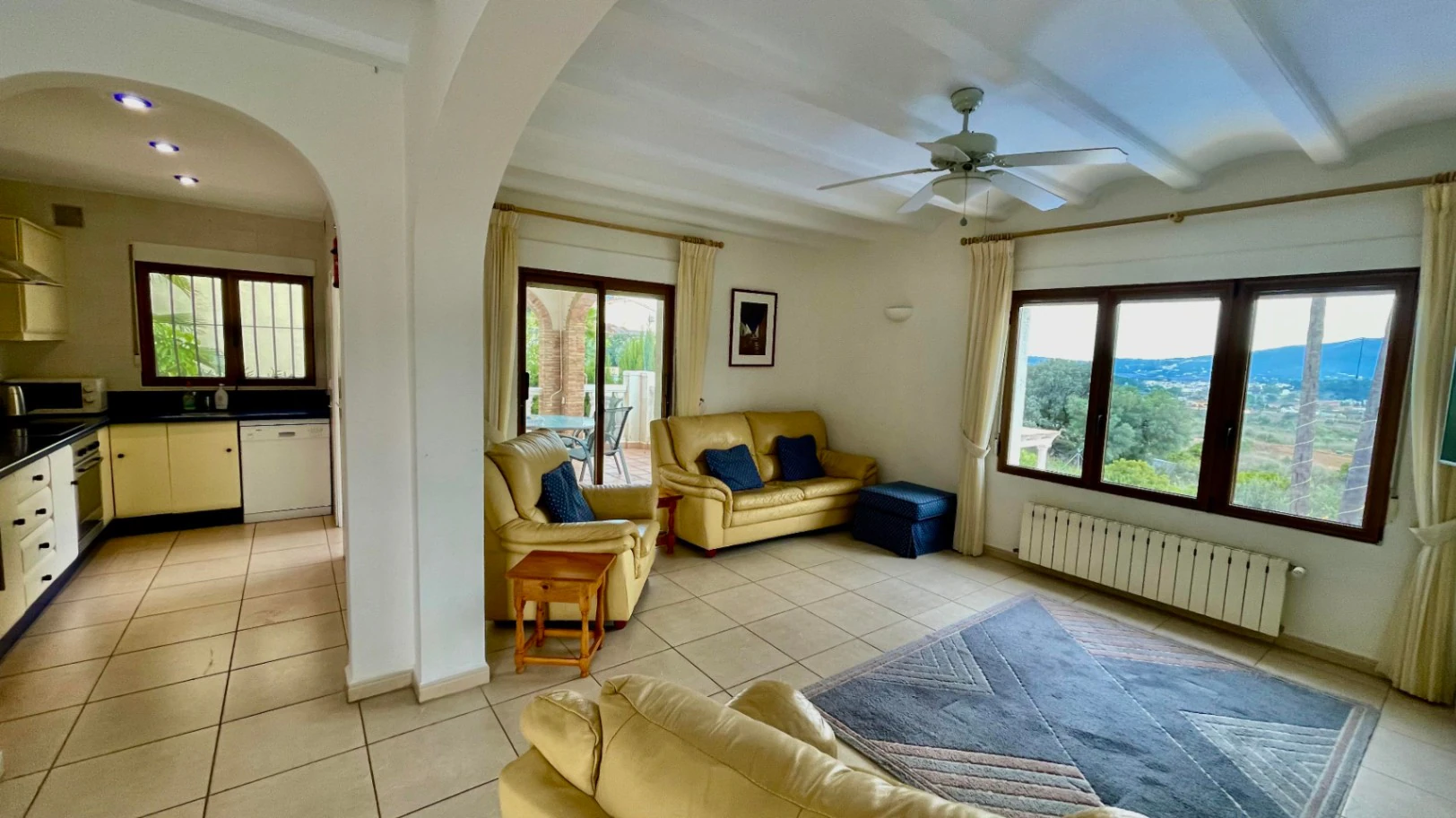 Villa for sale in Jalon: Frontline with spectacular south-facing views