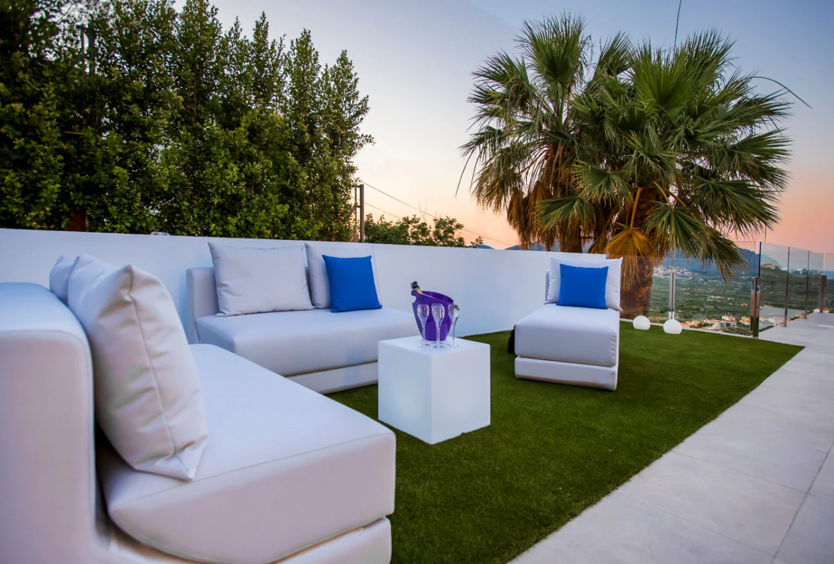 Villa for sale in Orba: Minimalist luxury, with fabulous views