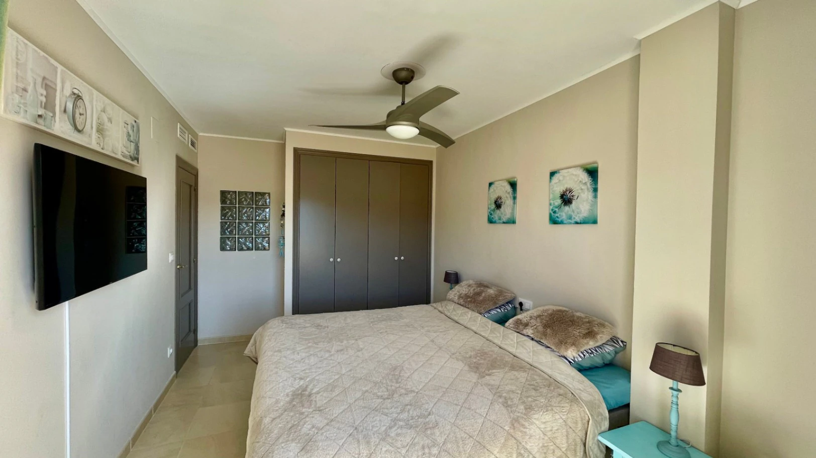 Modern townhouse for sale in Jalon: luxurious, breathtaking views