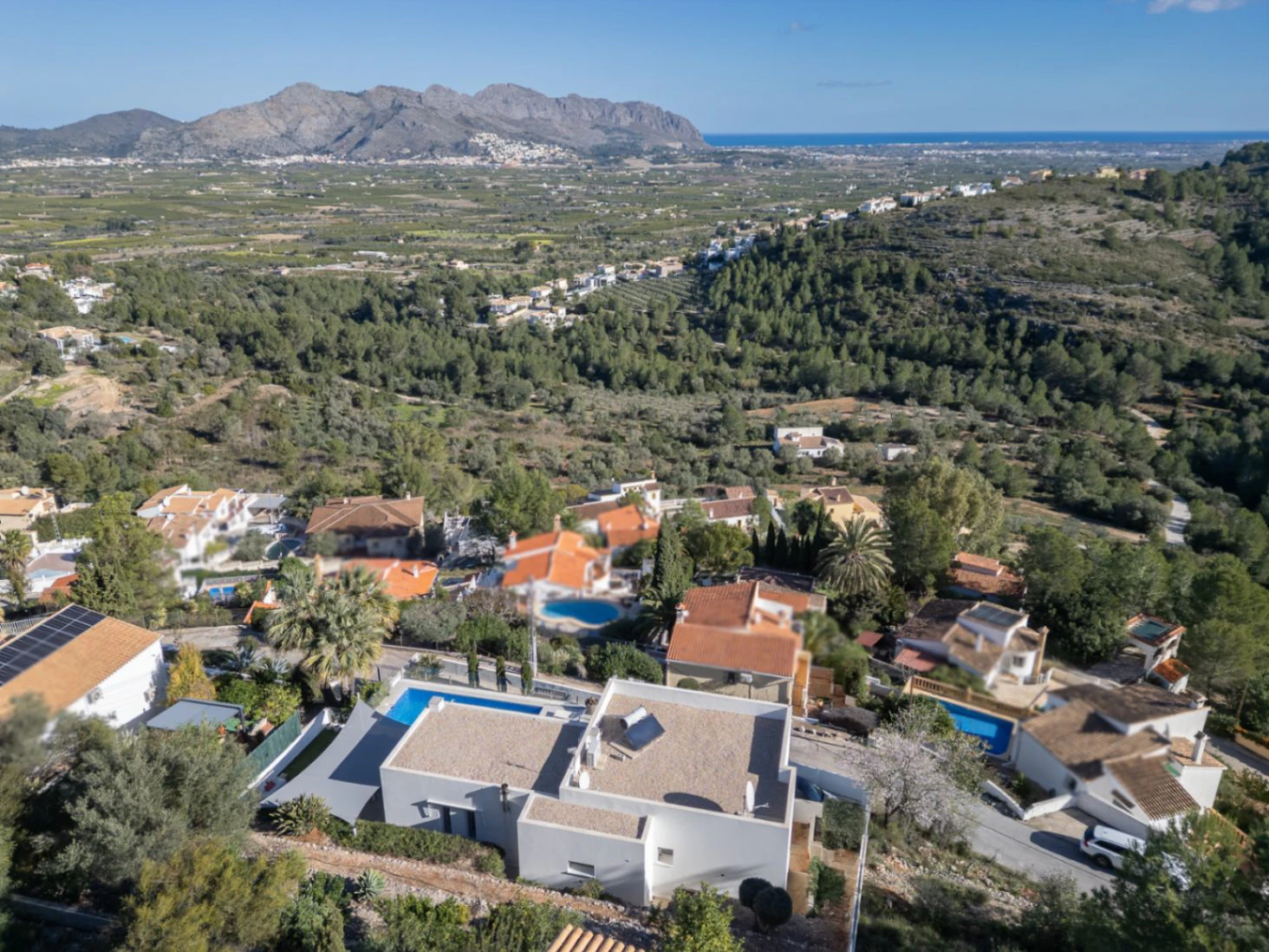 Villa for sale in Orba: Minimalist luxury, with fabulous views