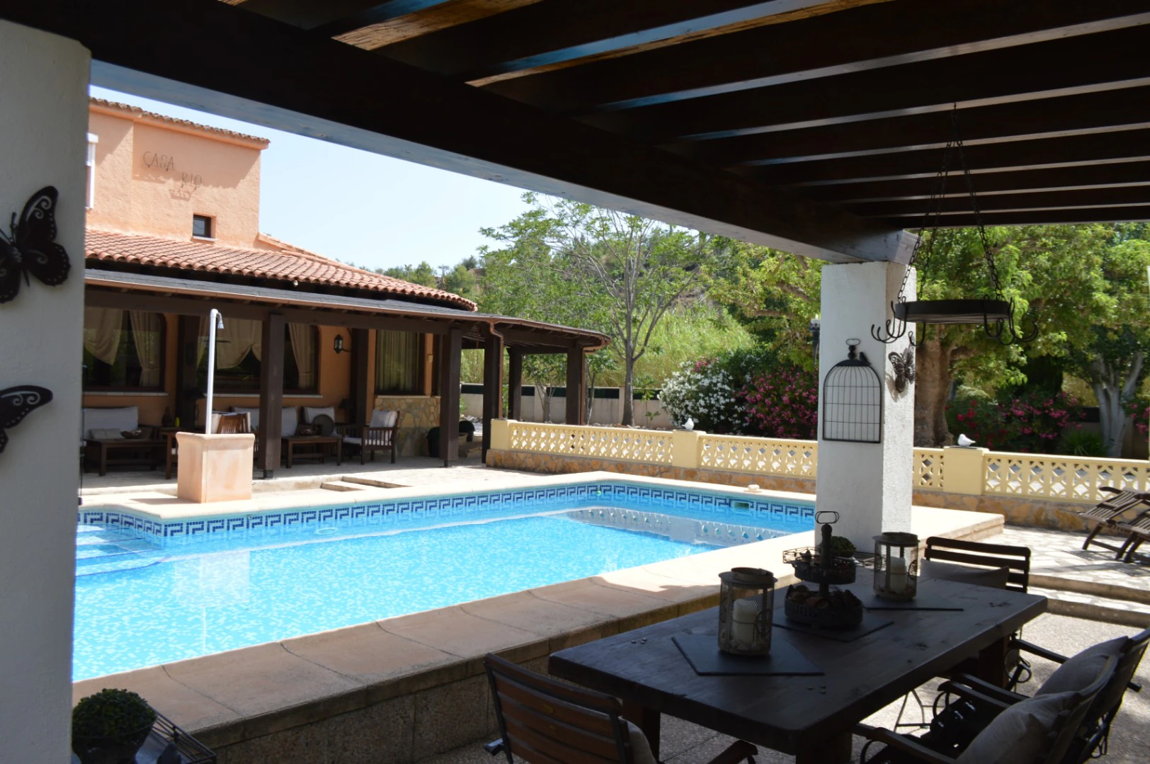 Villa for sale in Alcalali: Private, large south-facing plot, walking distance