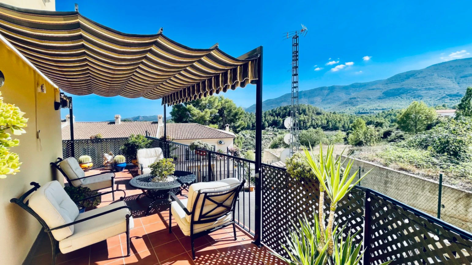 Townhouse for sale in Murla: Luxurious and spacious