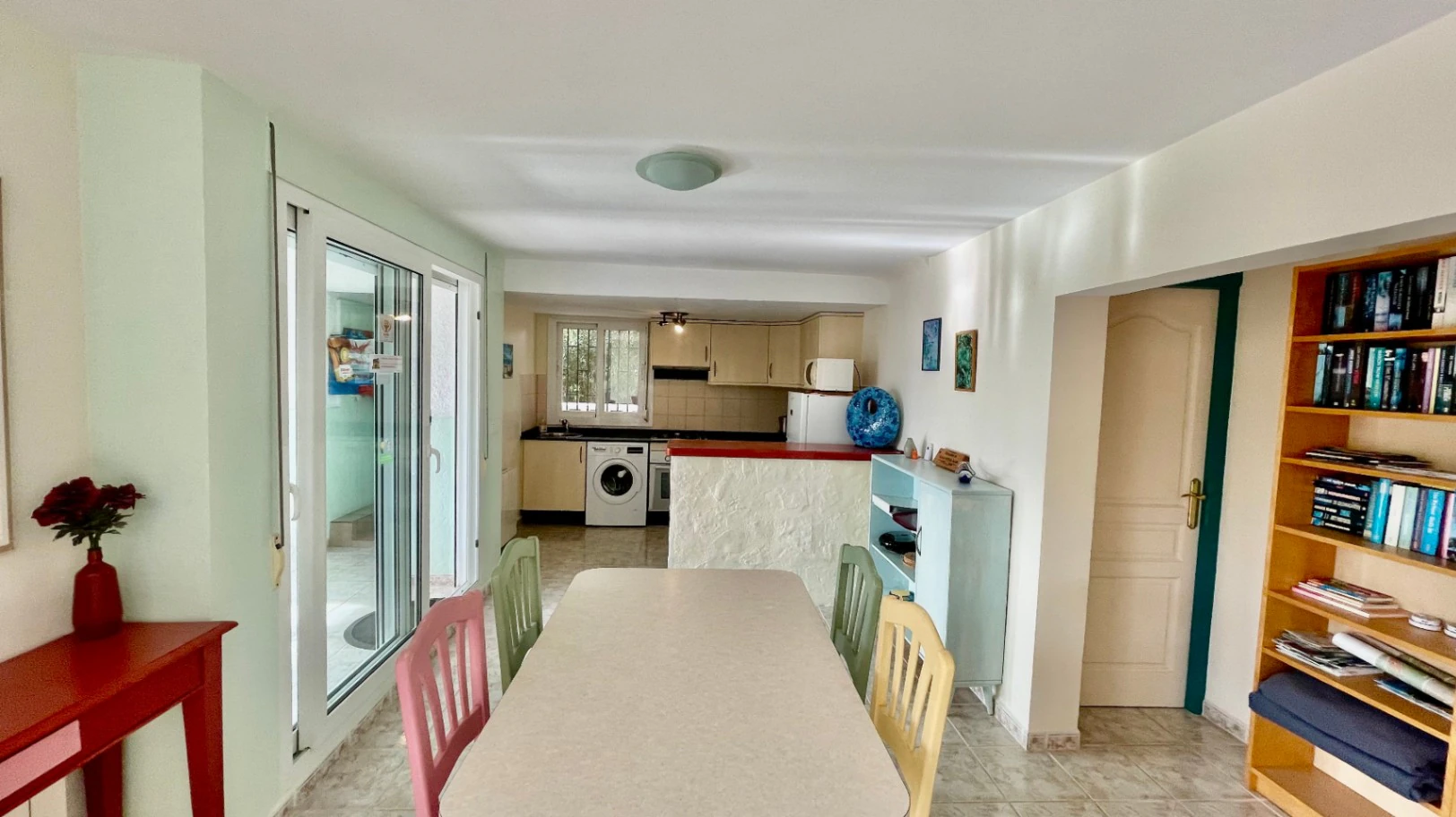 Villa for sale in Jalon: South-facing, separate guest apartment