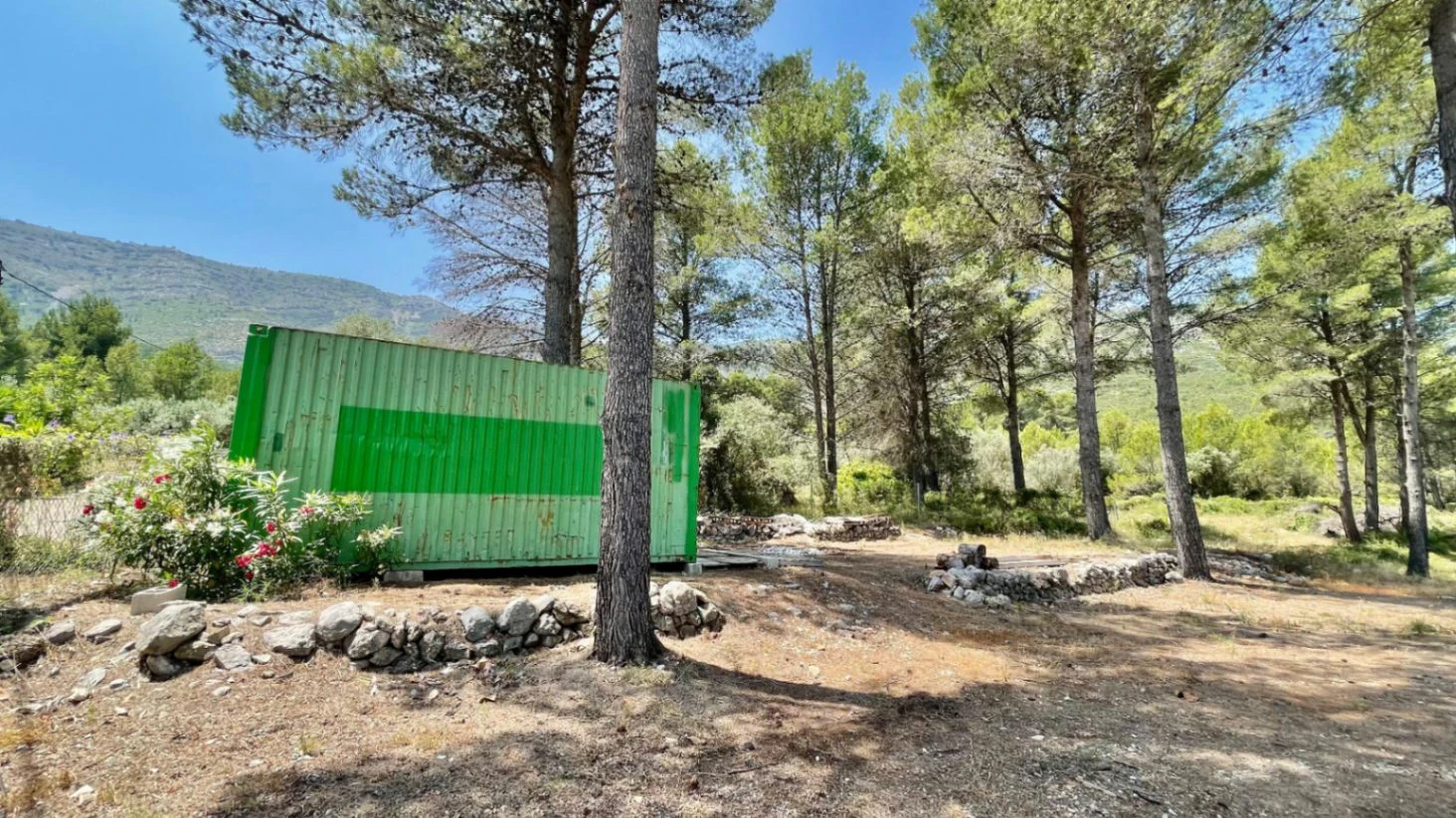 Country house for sale in Parcent: large plot, tranquil escape