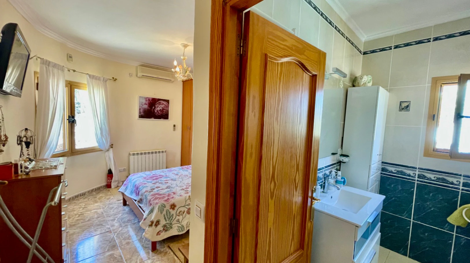 Villa for sale in Parcent: Private, corner plot