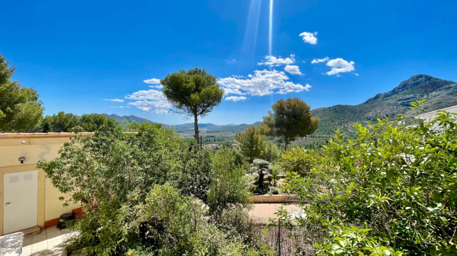 Villa for sale in Parcent: Private, corner plot