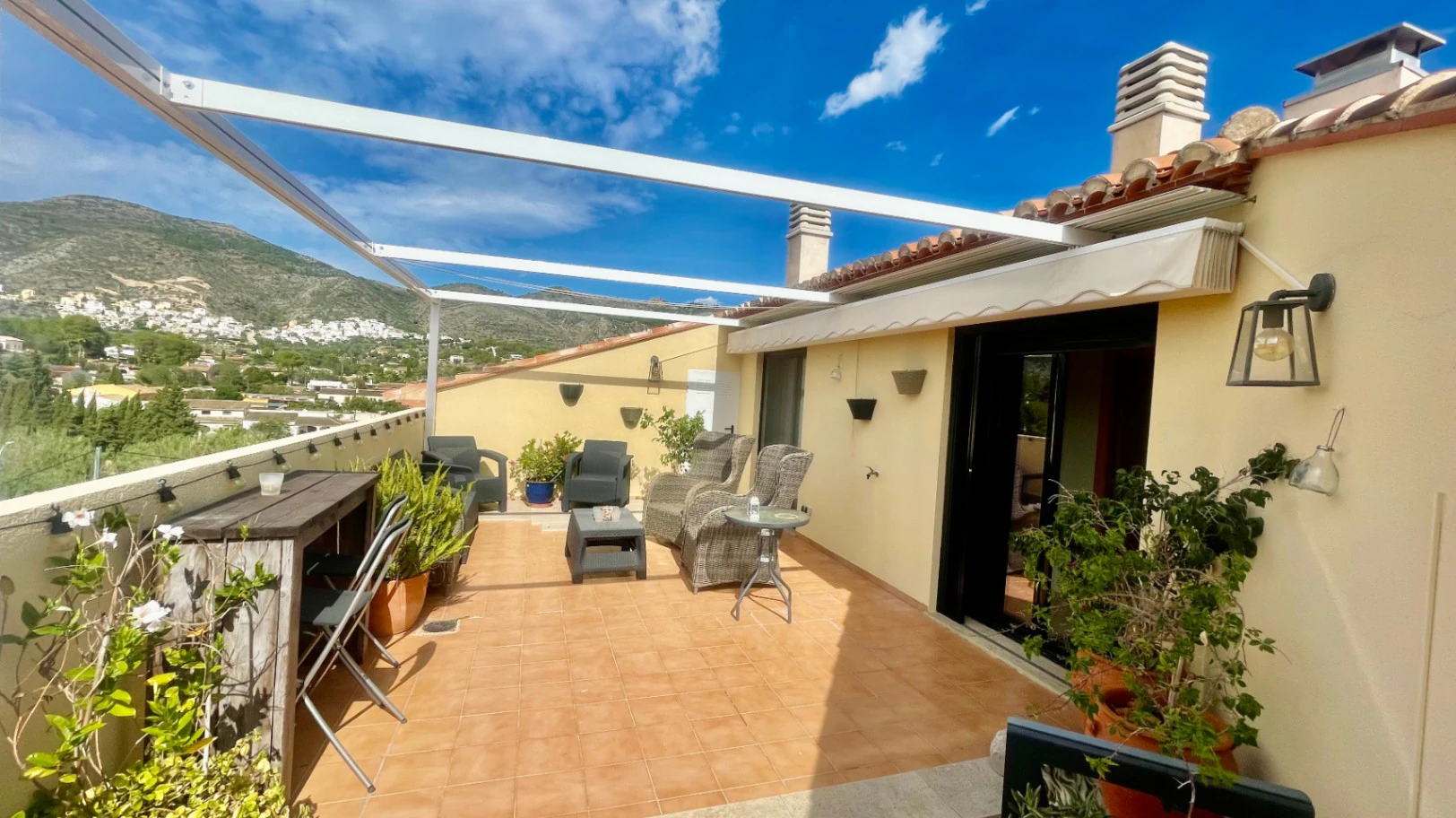 Penthouse for sale in Jalon: Two large terraces