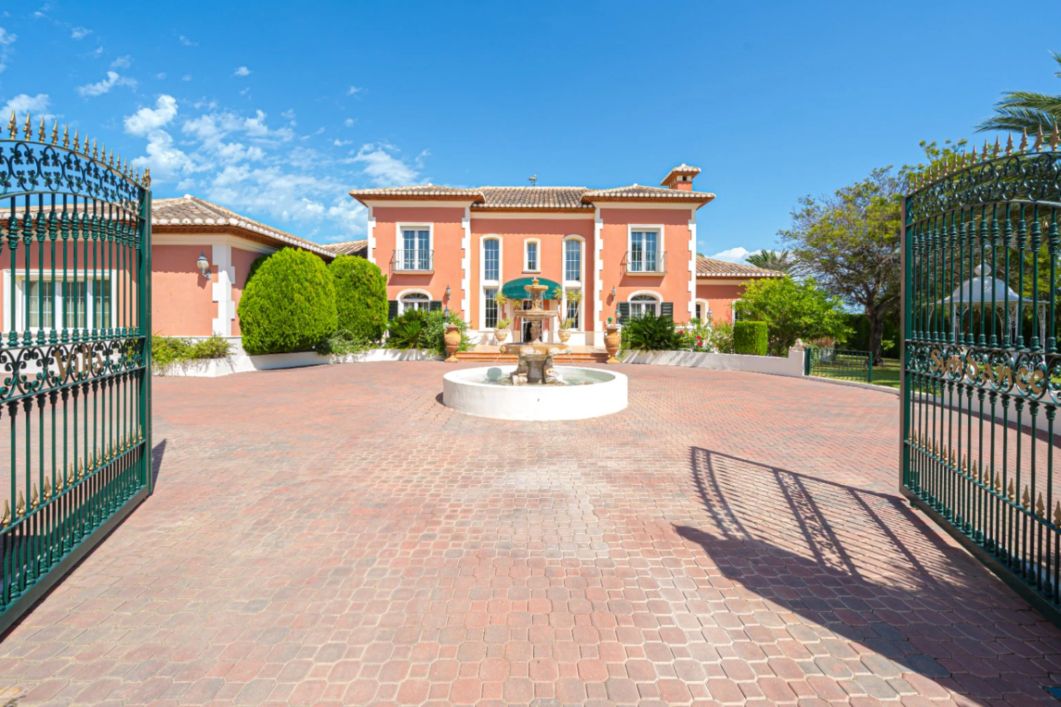 Villa te koop in Javea: Herenhuis op het zuiden