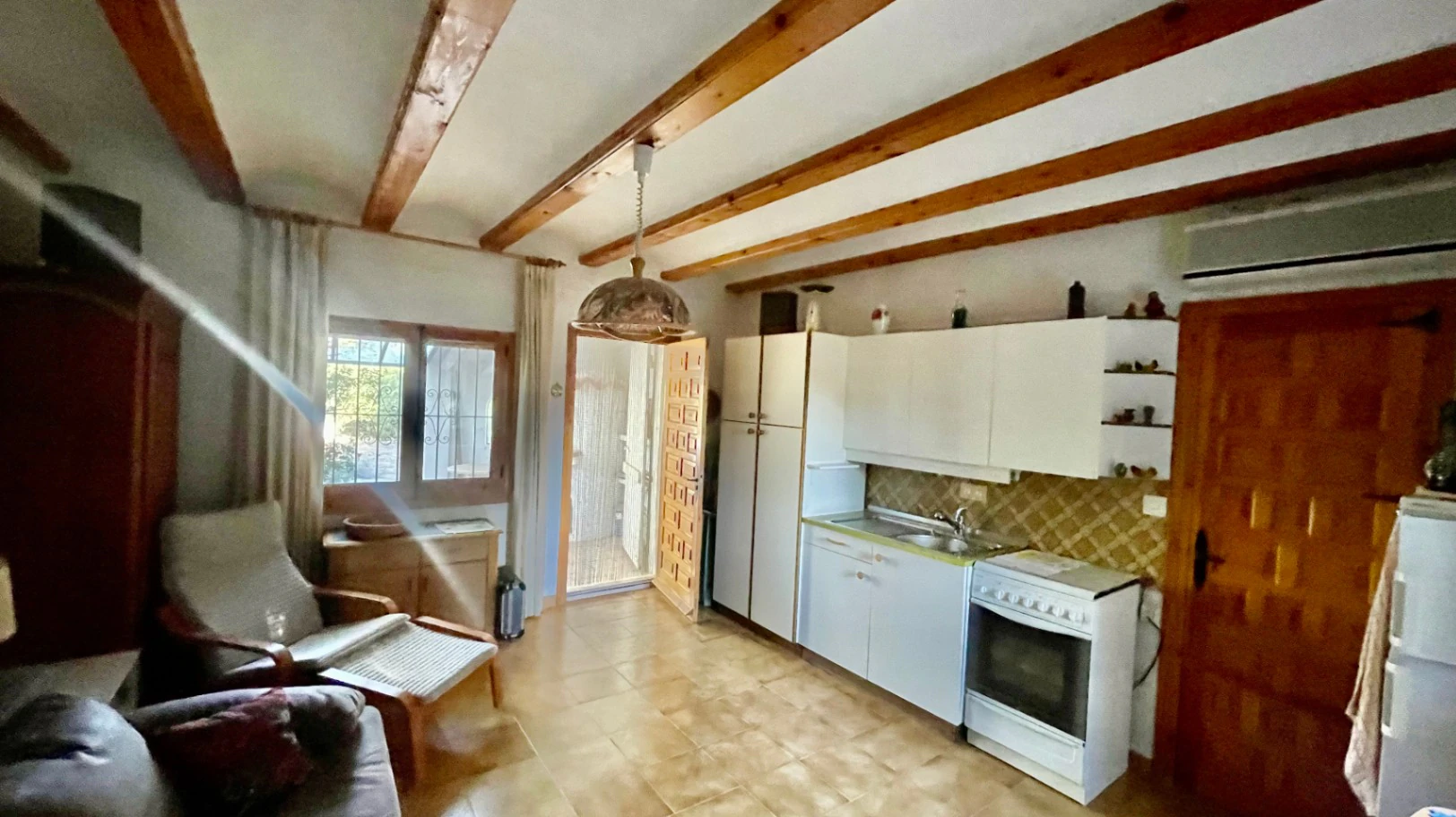 Casita for sale in Alcalali: large urban plot