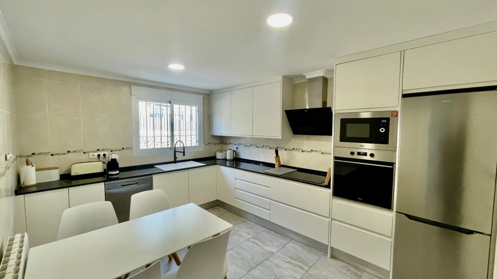 Modern townhouse for sale in Murla: Luxury, contemporary