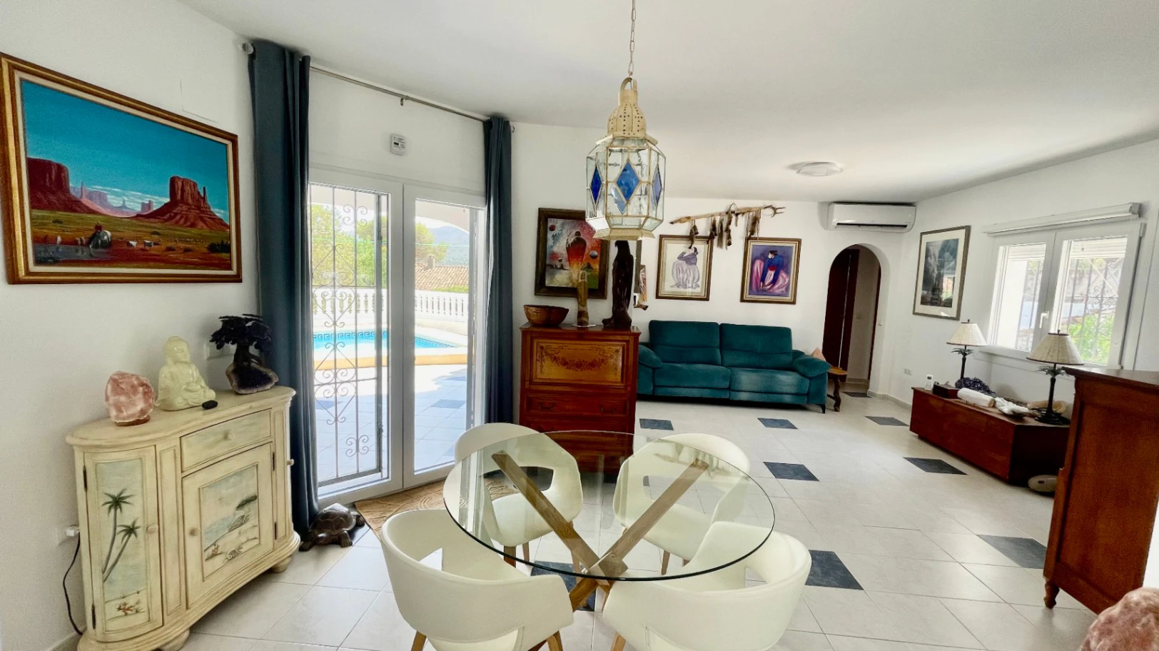 Villa for sale in Jalon: Immaculate, south-facing