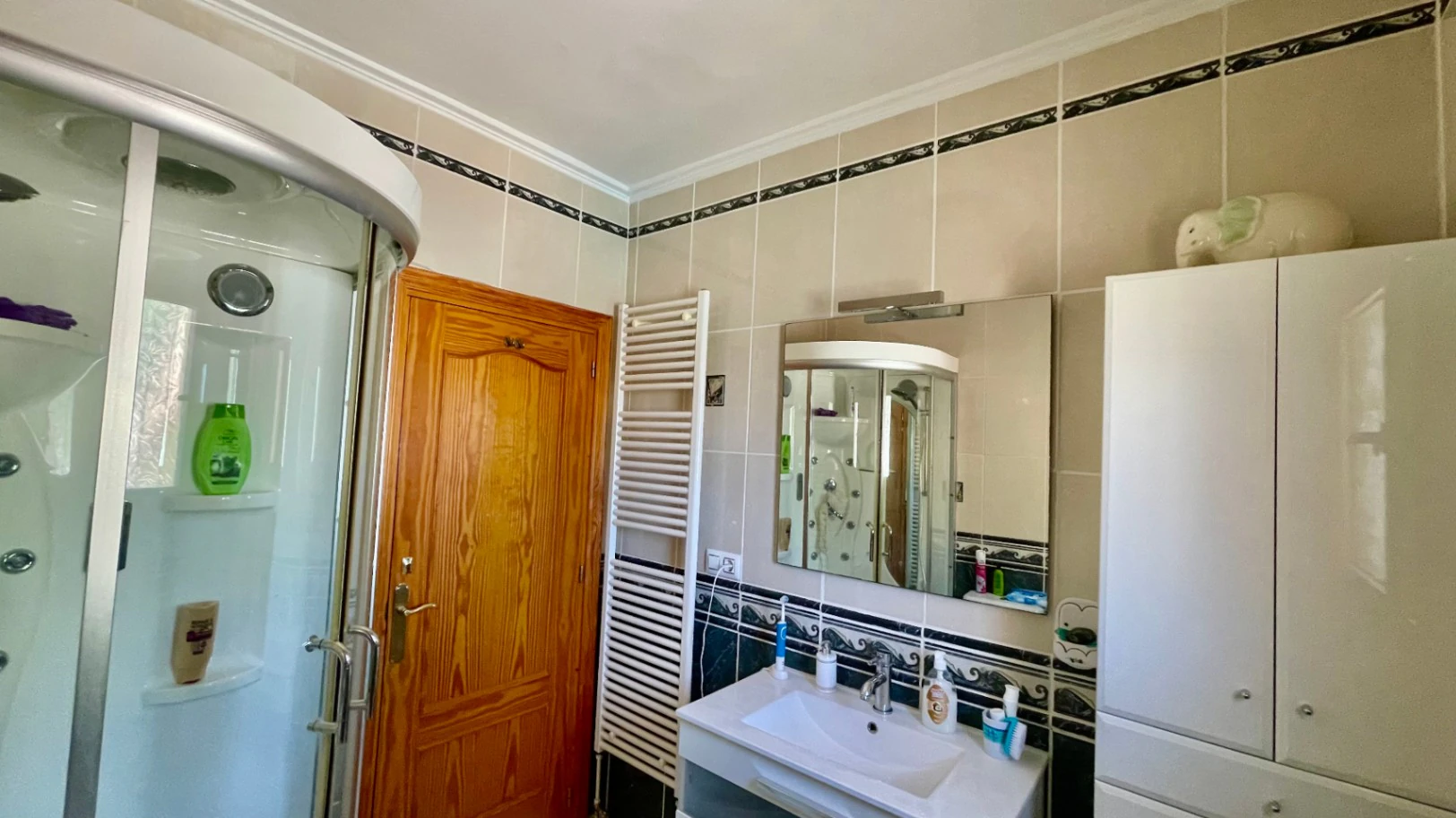Villa for sale in Parcent: Private, corner plot