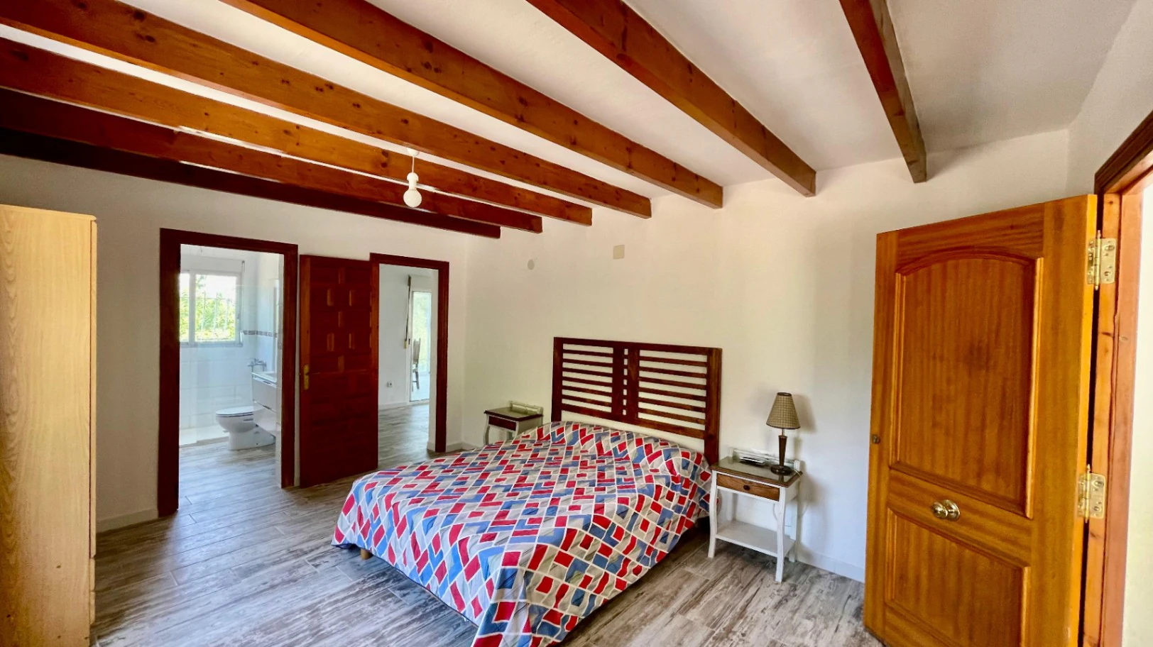 Country house for sale in Parcent: large plot, tranquil escape