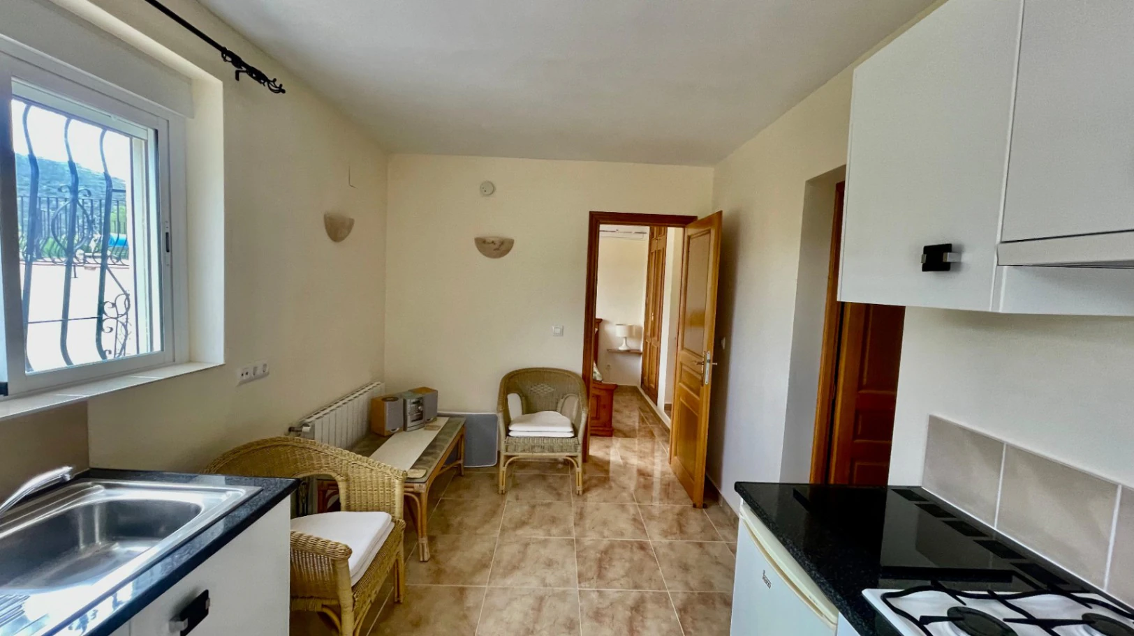 Villa for sale in Alcalali: Fabulous views, separate apartment