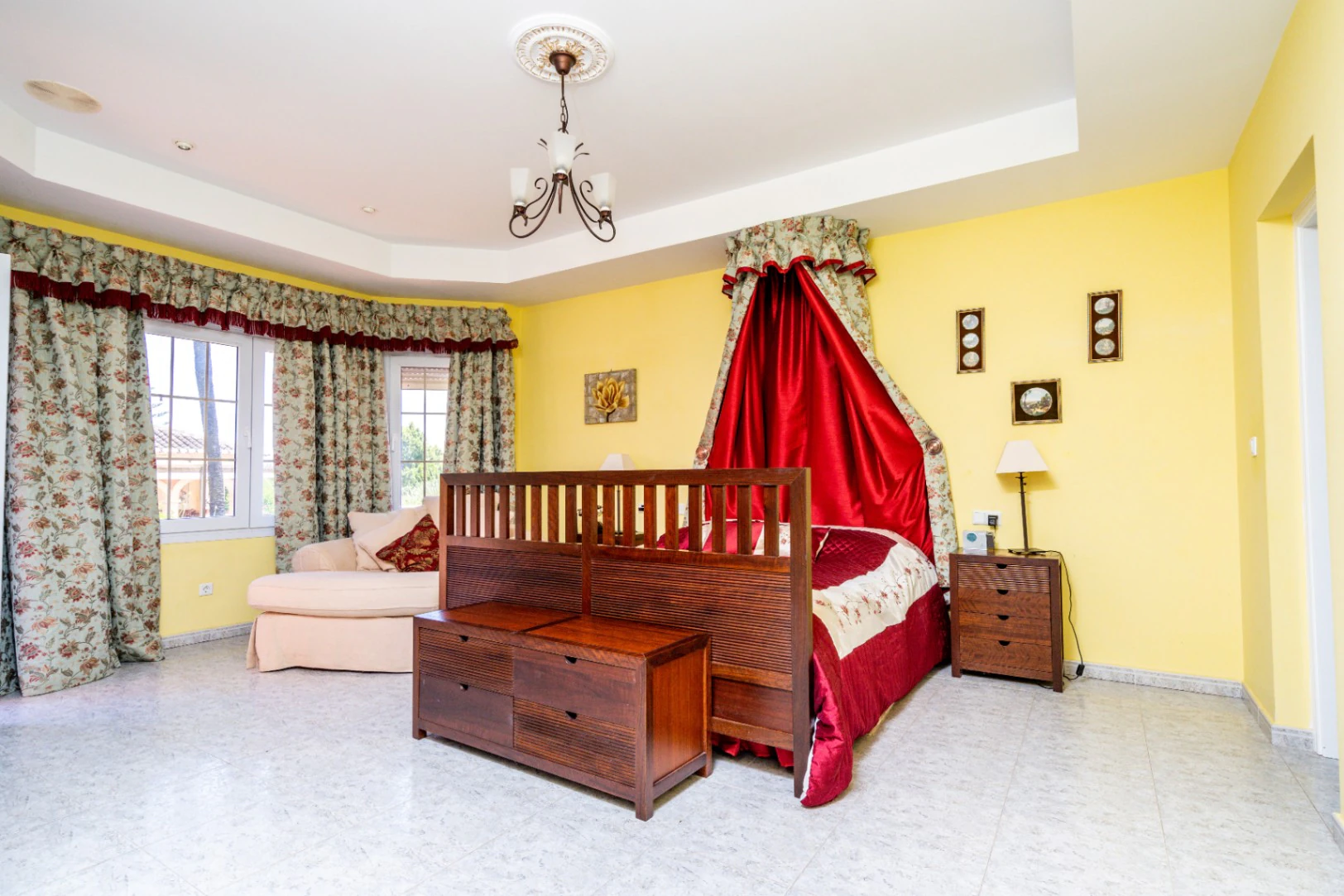 Villa te koop in Javea: Herenhuis op het zuiden