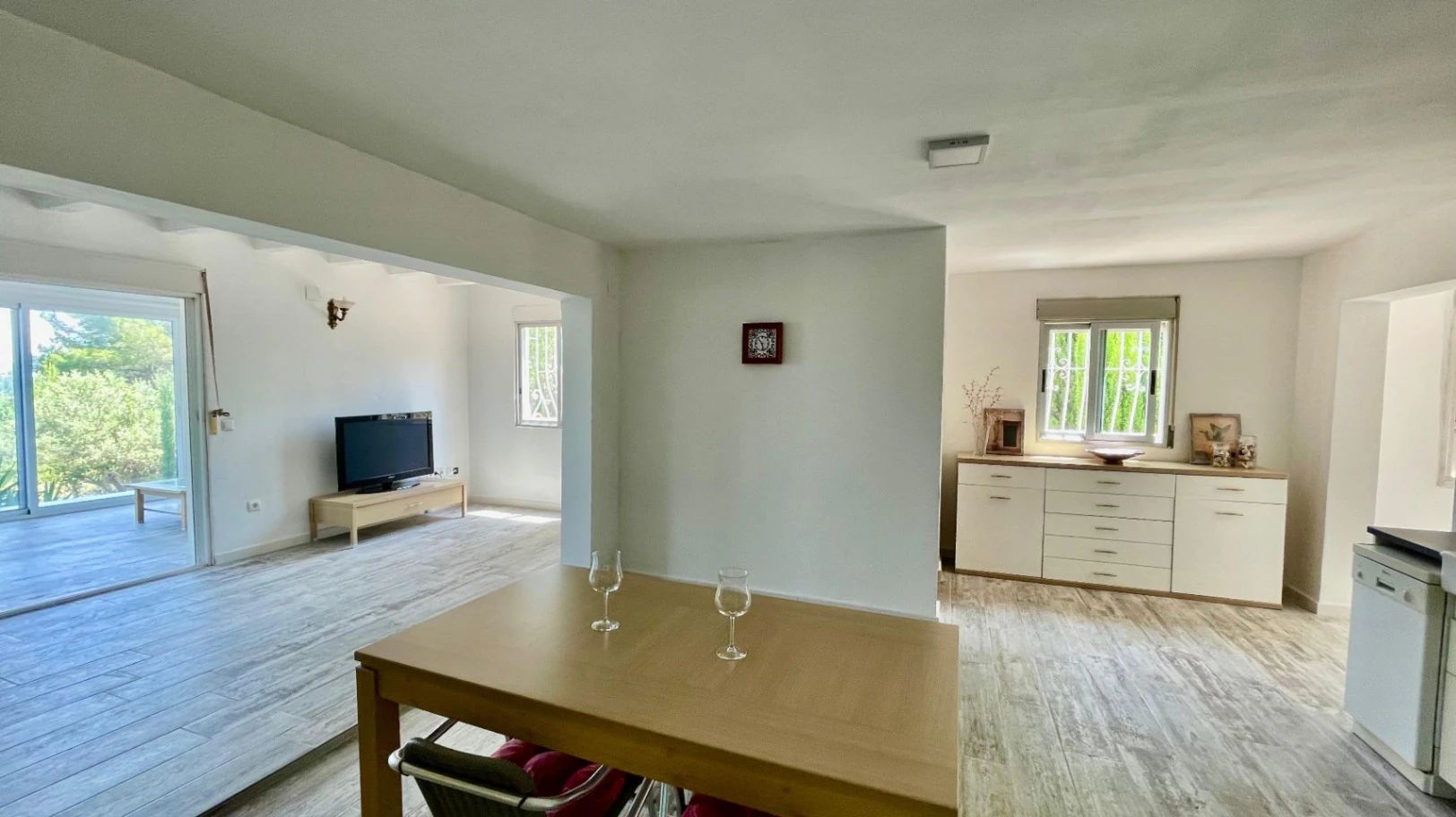 Country house for sale in Parcent: large plot, tranquil escape