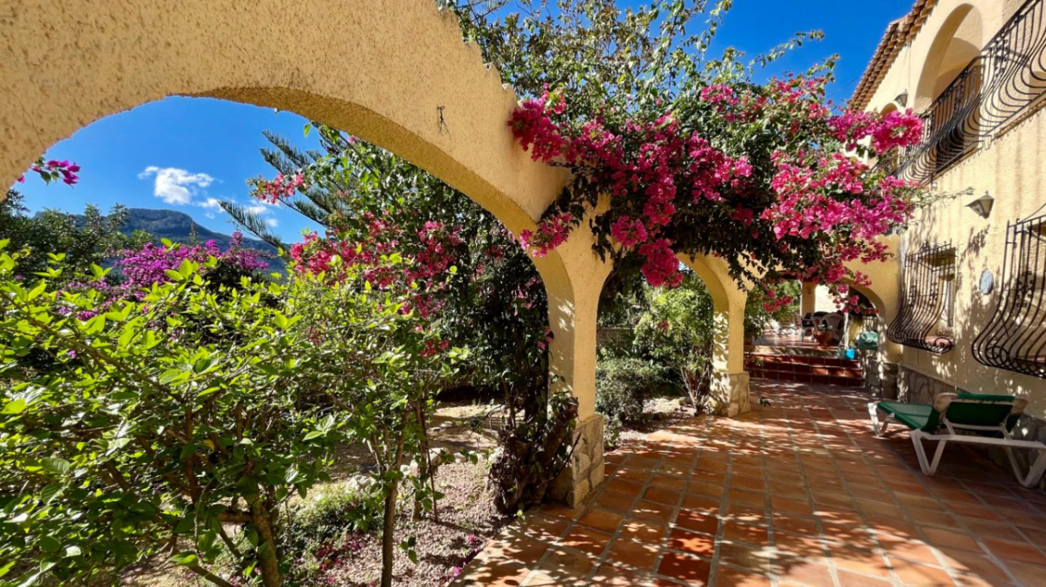 Villa te koop in Alcalali: Prachtig met adembenemend uitzicht