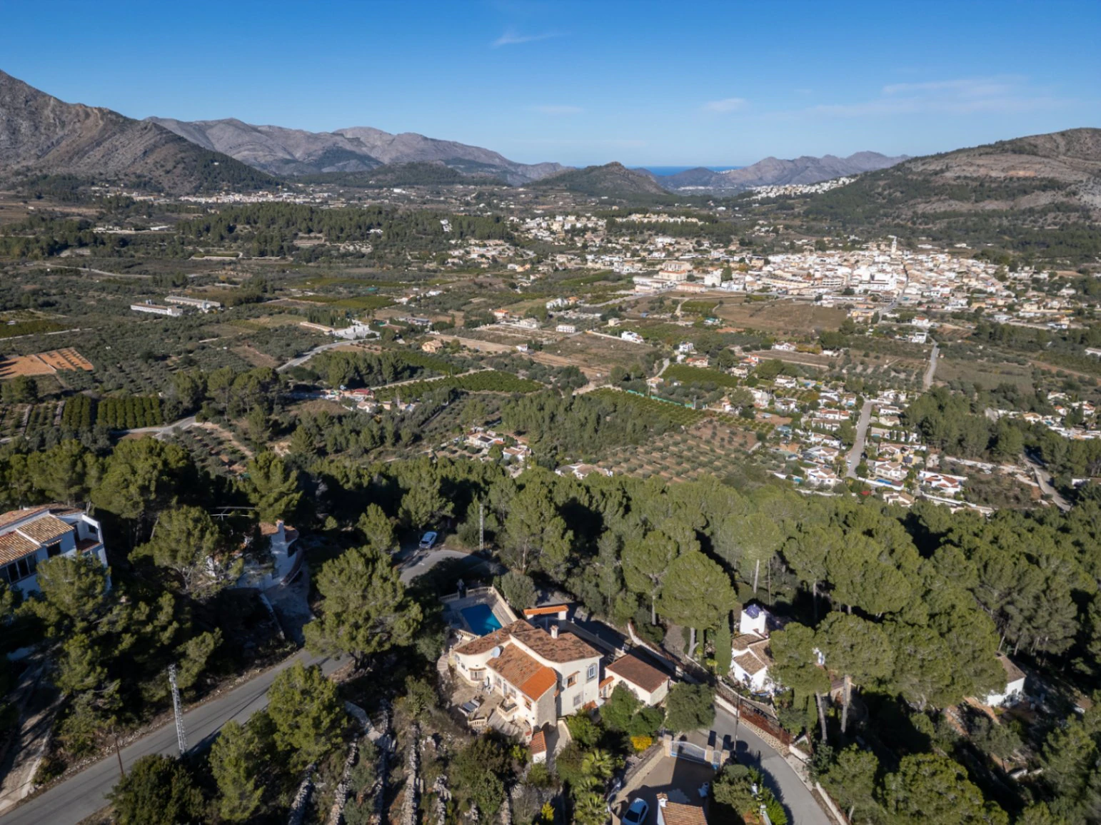Villa for sale in Parcent: Private, corner plot