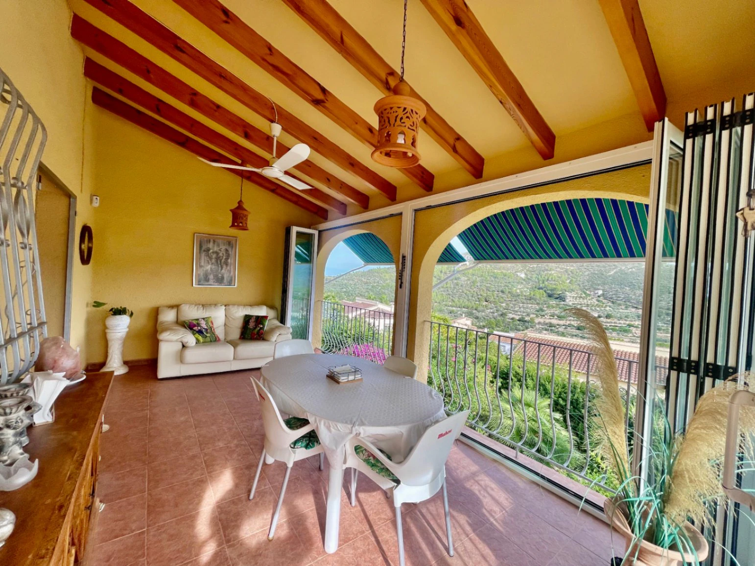 Villa for sale in Alcalali: Stunning views