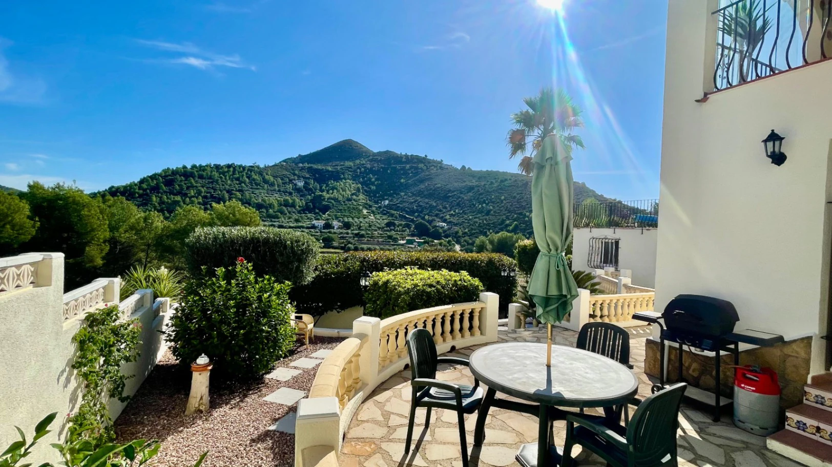 Villa for sale in Alcalali: Fabulous views, separate apartment