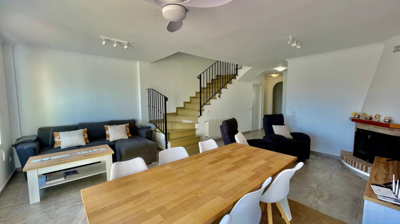 Modern townhouse for sale in Murla: Luxury, contemporary