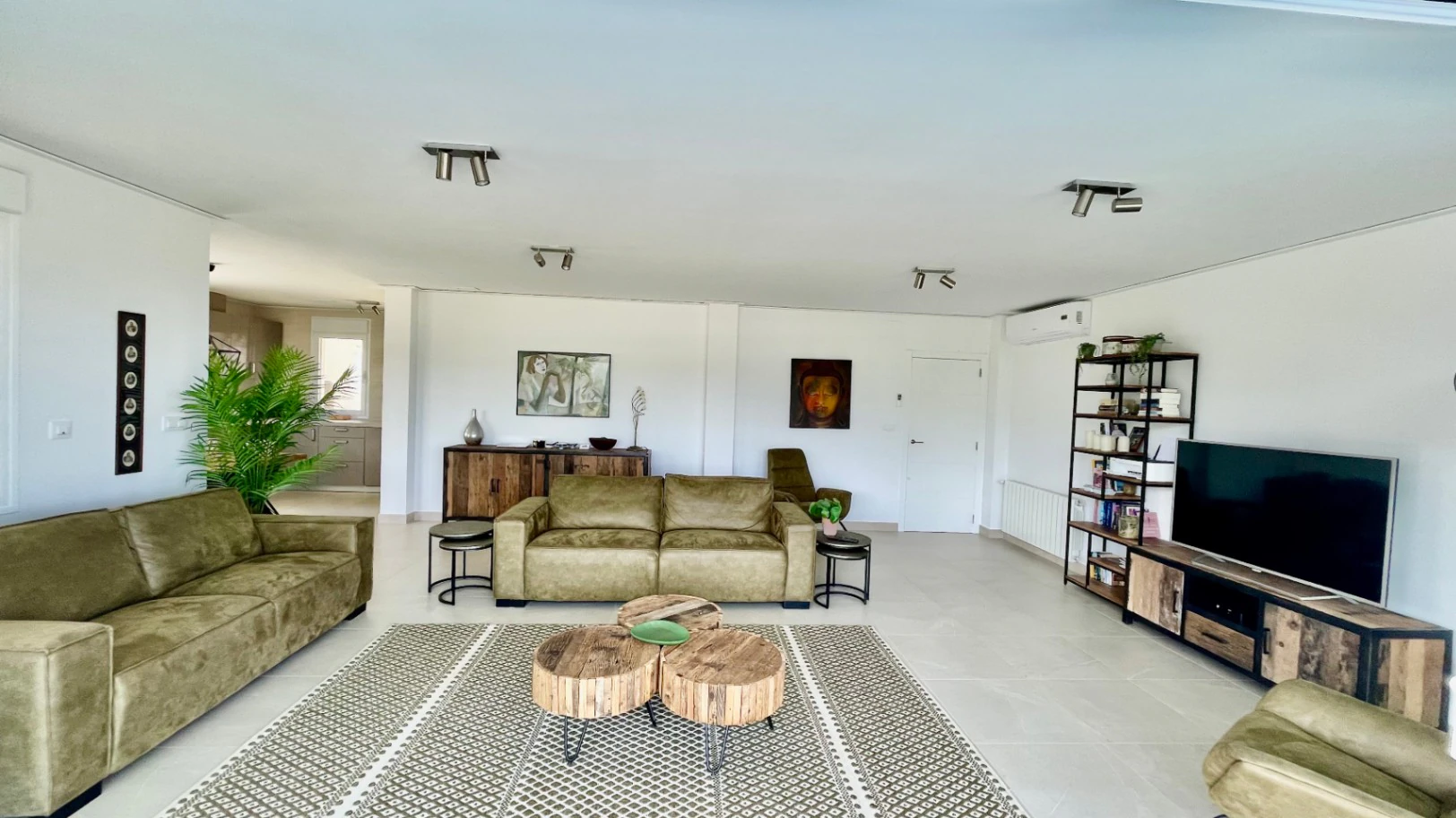 For sale in Alcalali: Modern and elegant