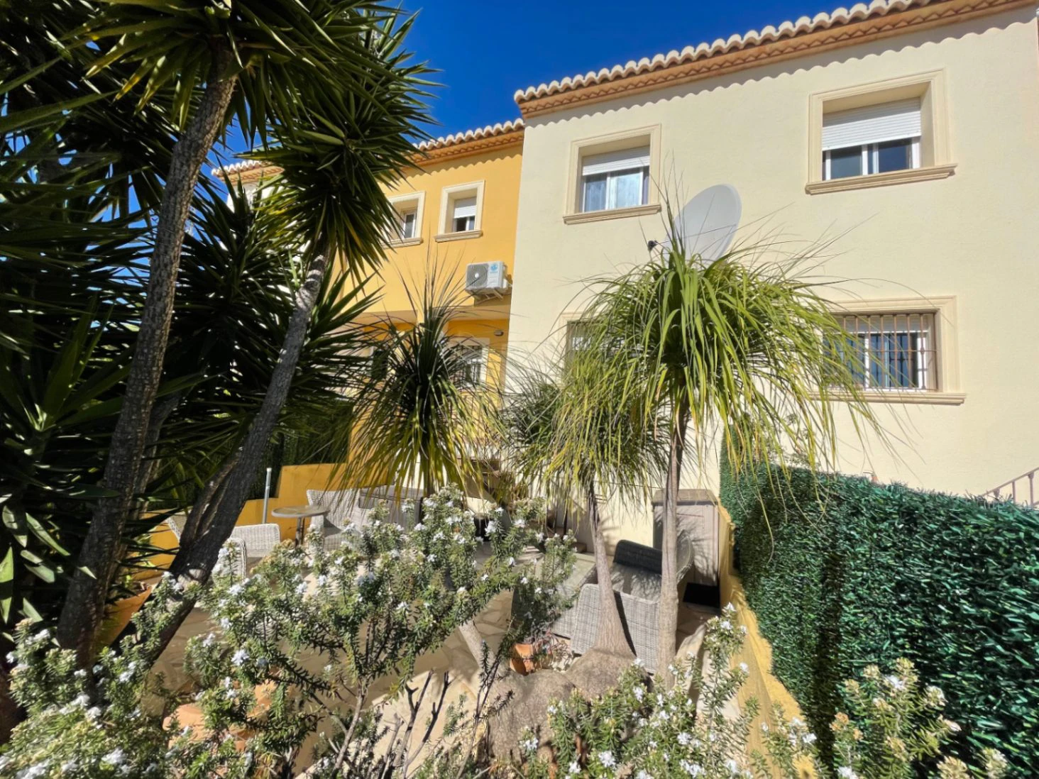 Townhouse for sale in Alcalali: Modern & spacious