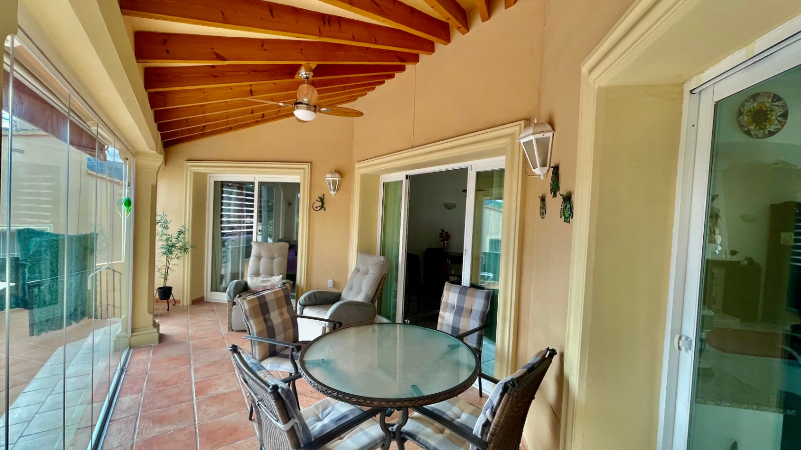 Villa for sale in Alcalali: South-facing, private