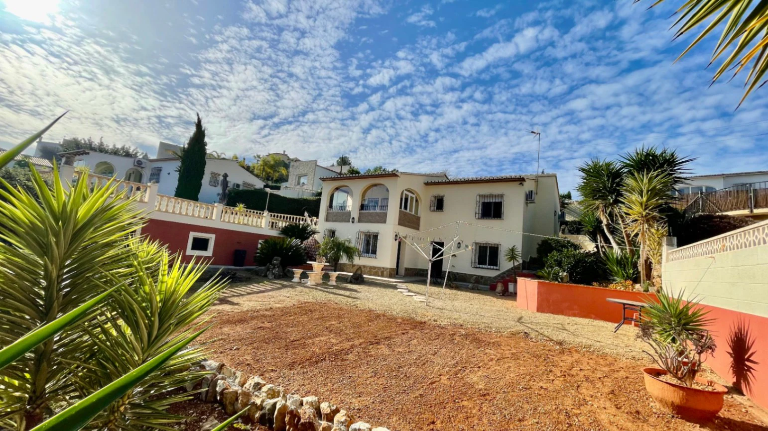 Villa for sale in Alcalali: Fabulous mountain views, excellent privacy