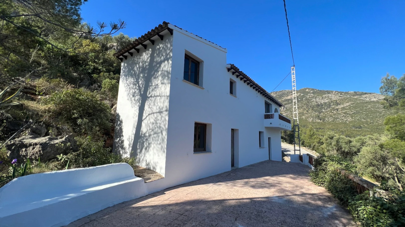 For sale in Parcent: private villa with open views