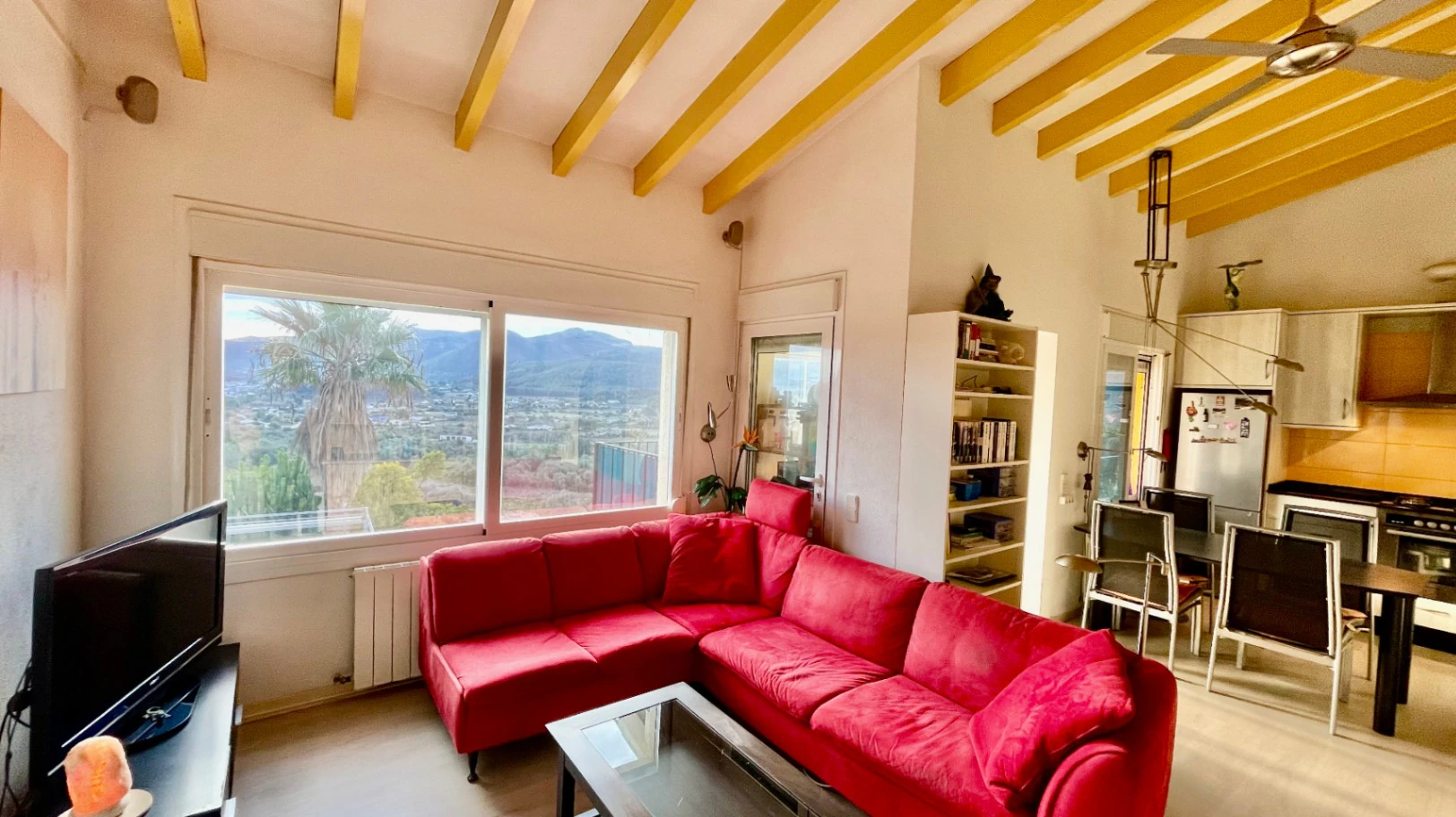 Villa for sale in Jalon: South-facing, separate guest apartment