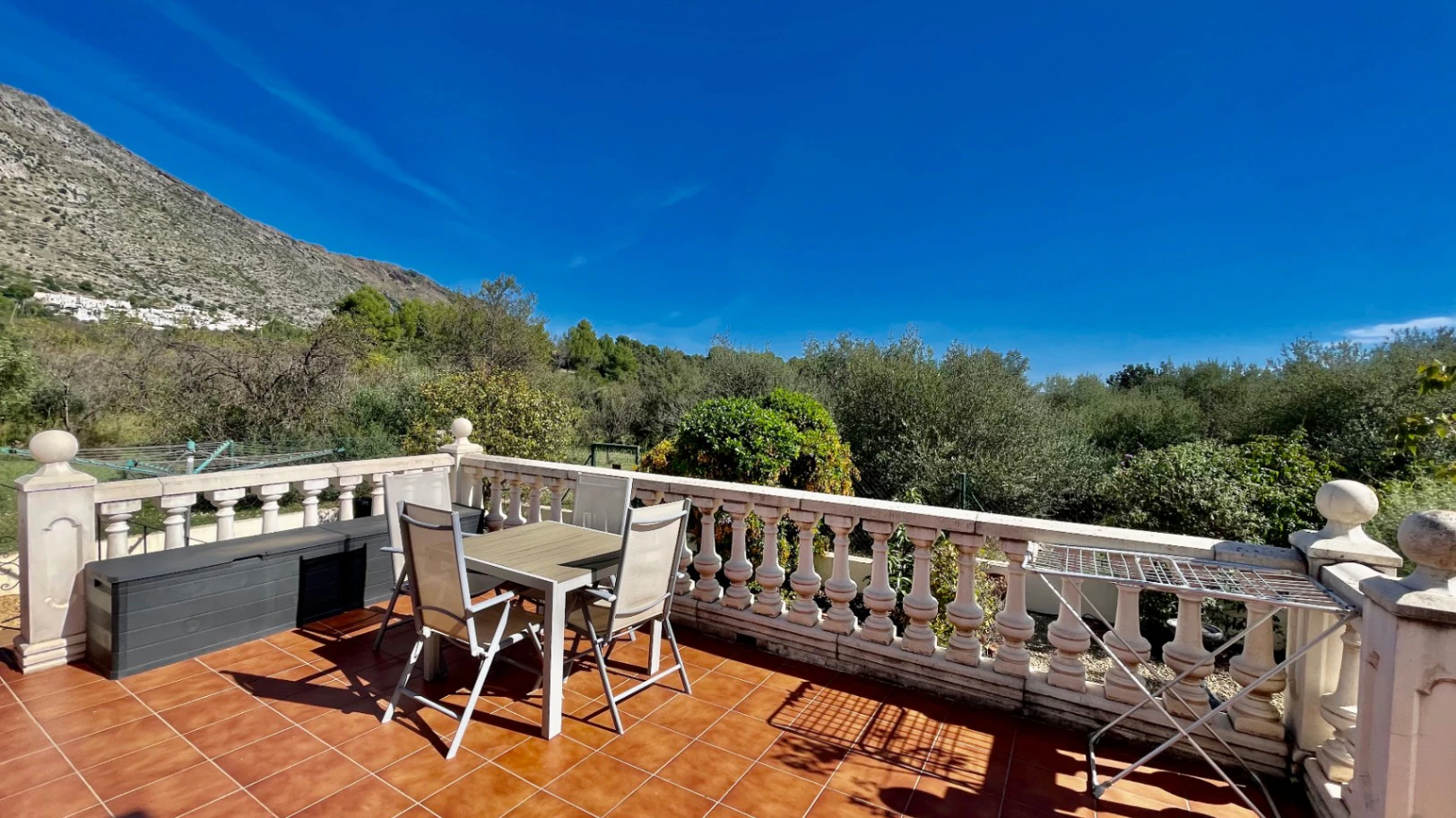 Villa for sale in Benigembla: Single level living, south-facing