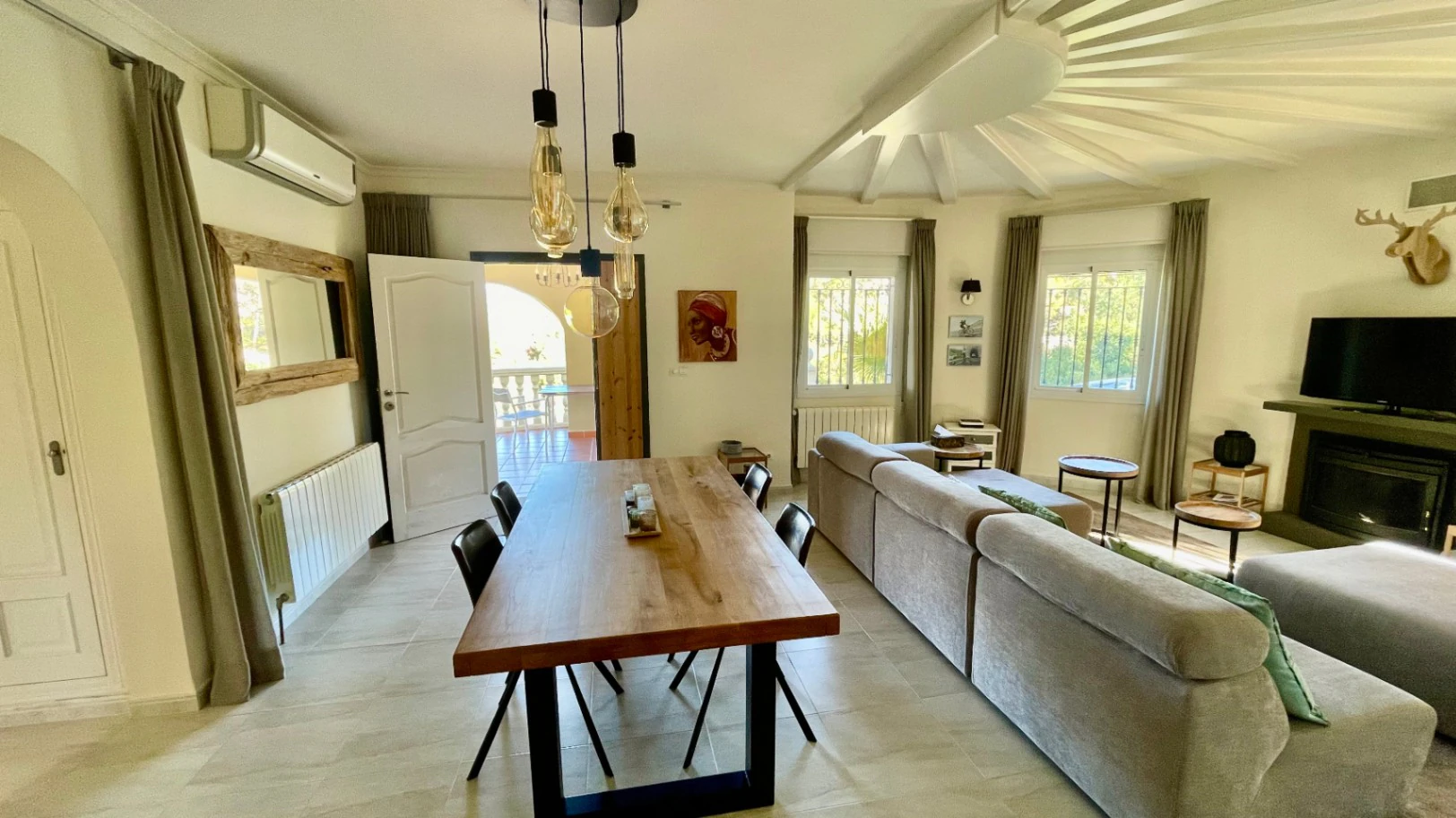 Villa for sale in Orba: Luxury & elegant