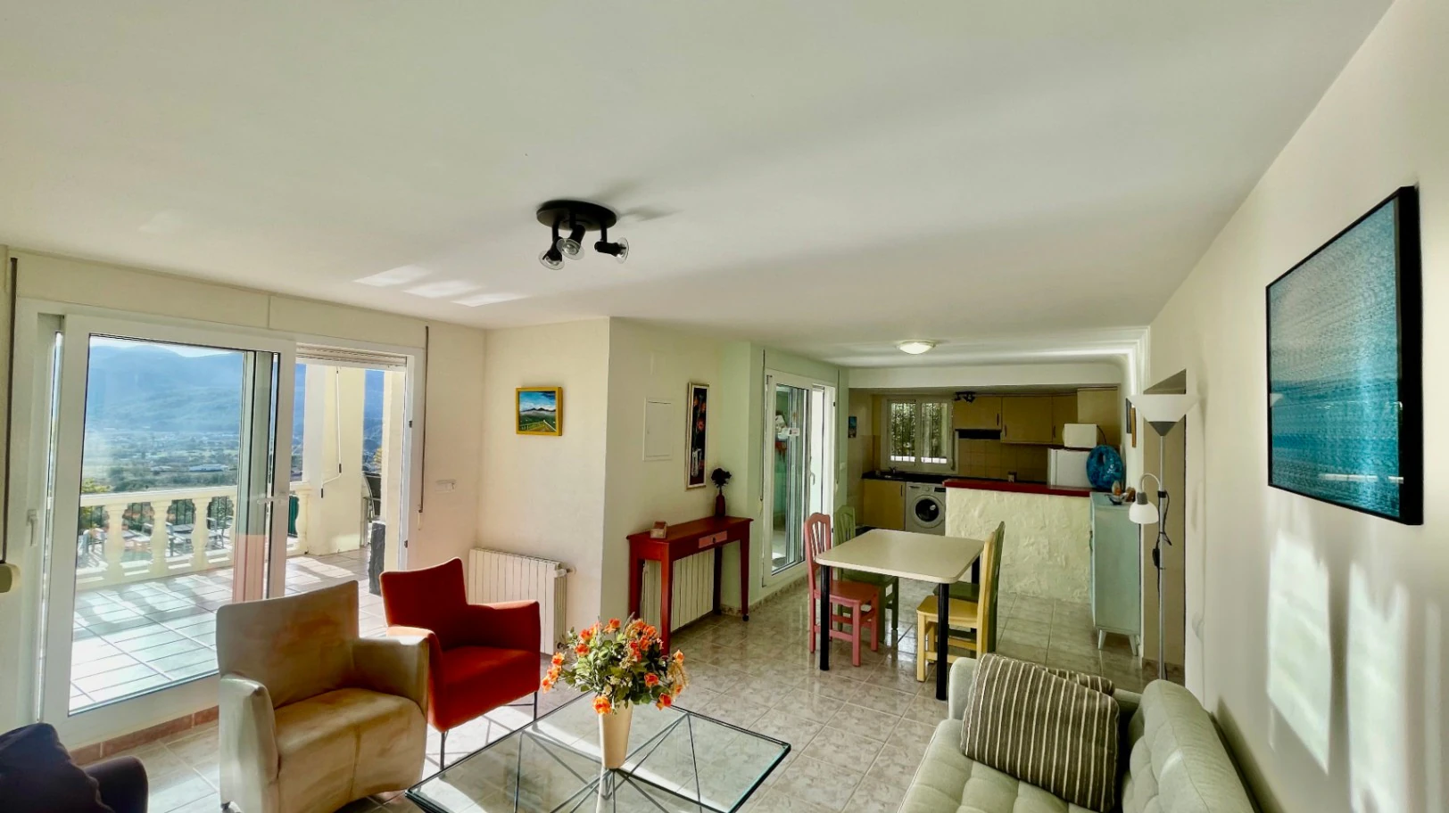 Villa for sale in Jalon: South-facing, separate guest apartment