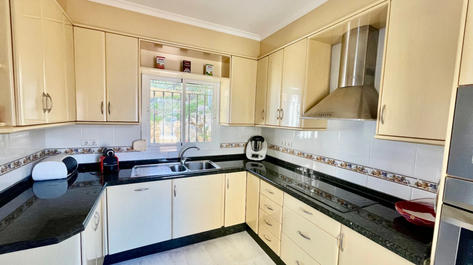 Villa for sale in Orba: Luxury & elegant