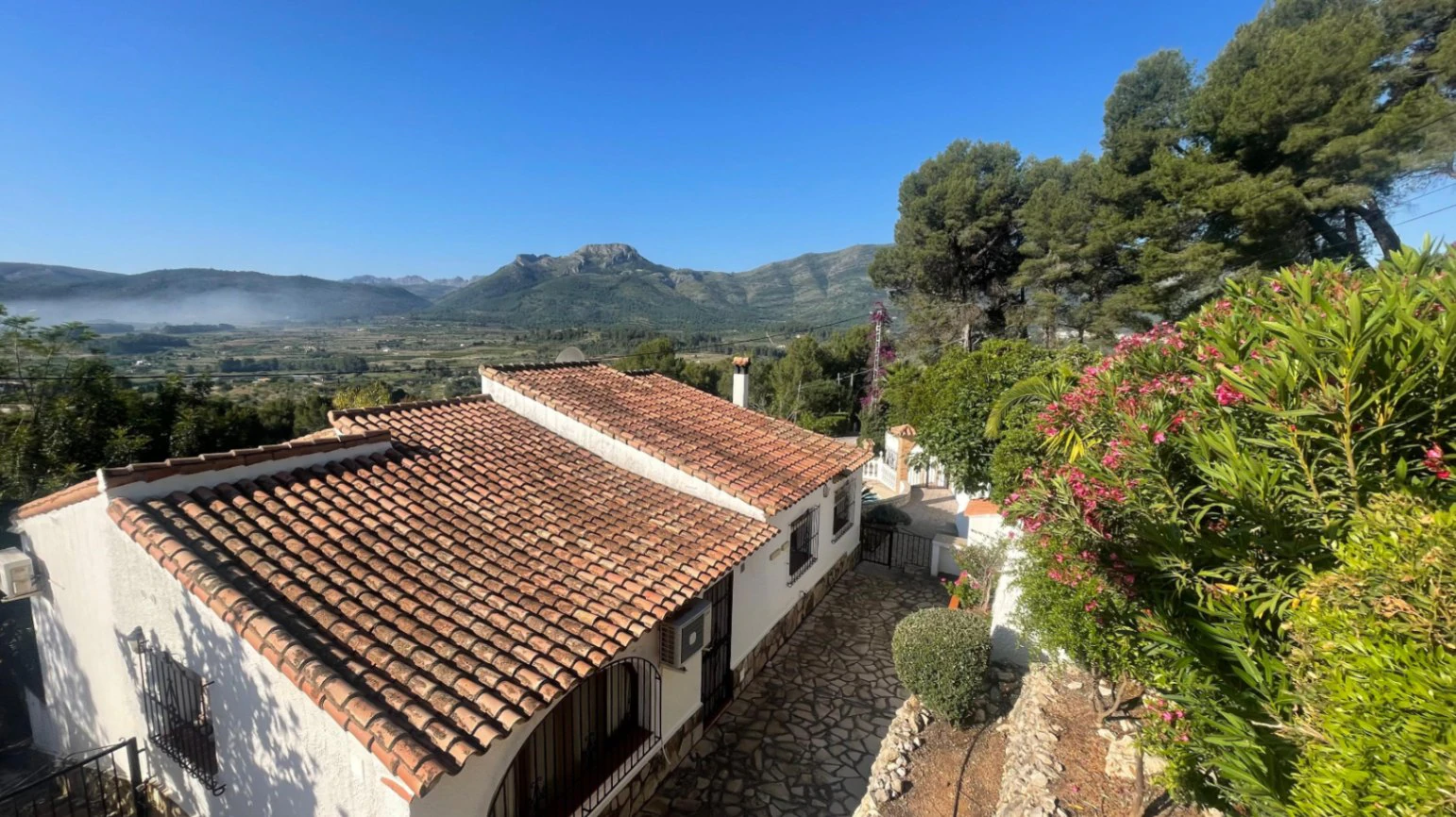 Villa te koop in Alcalali: Prachtig uitzicht op het zuiden
