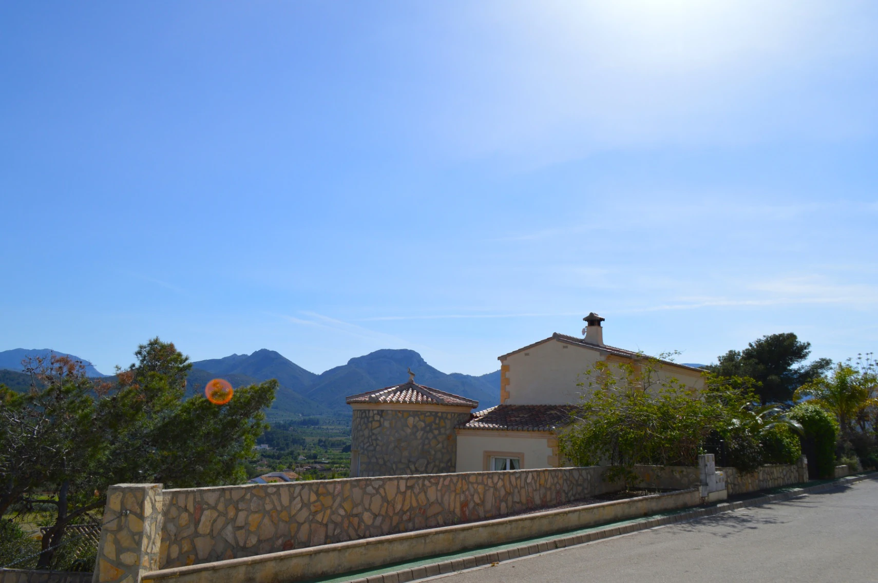 Villa for sale in Jalon: Unique, very private