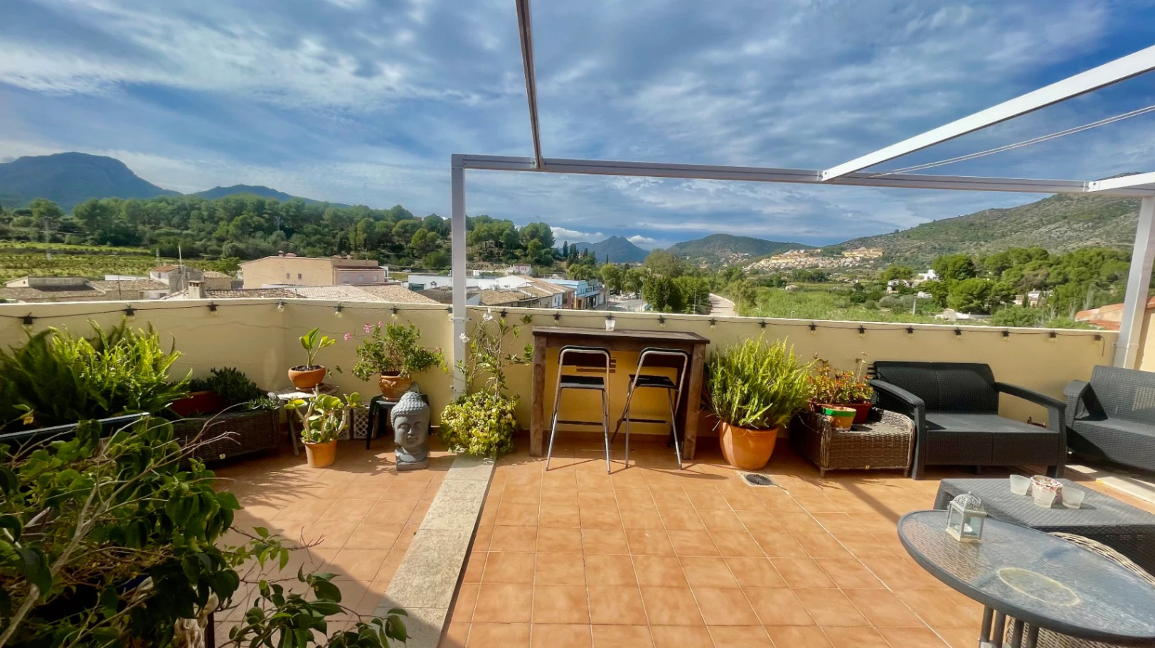 Penthouse for sale in Jalon: Two large terraces