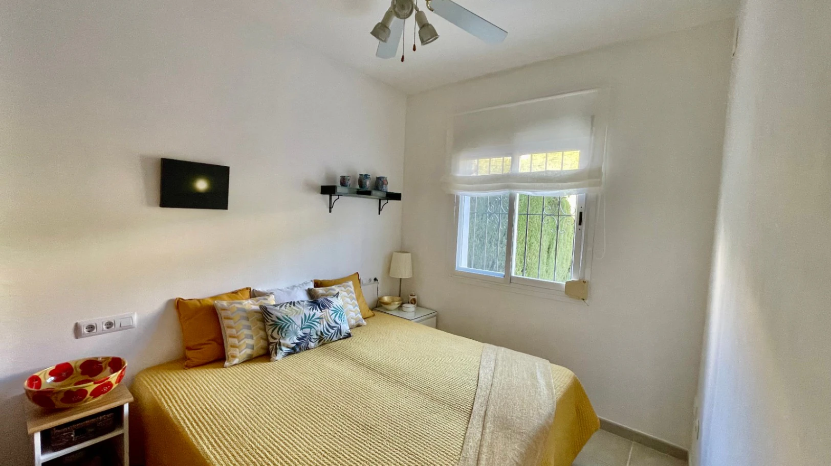Halfvrijstaande bungalow te koop in Murla: Elegant, op hoekperceel